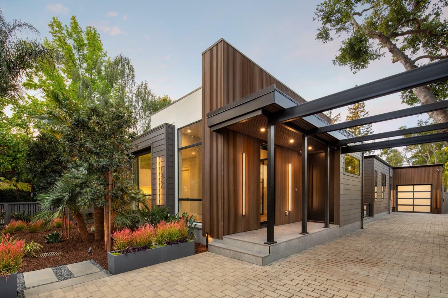 1027 Waverley Street  Palo Alto CA 94301 photo