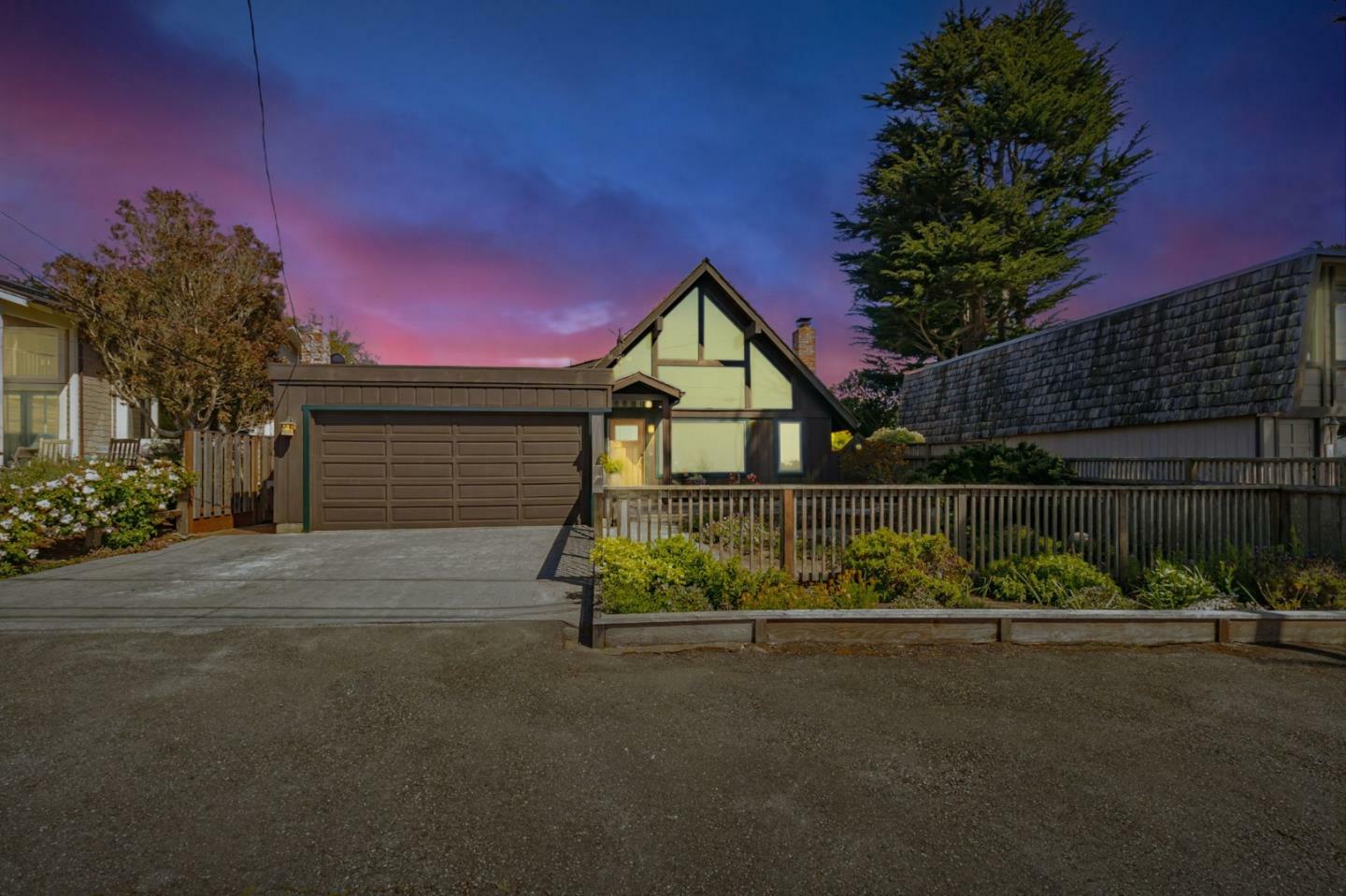 Property Photo: 1025 Tamarind Street CA 94037