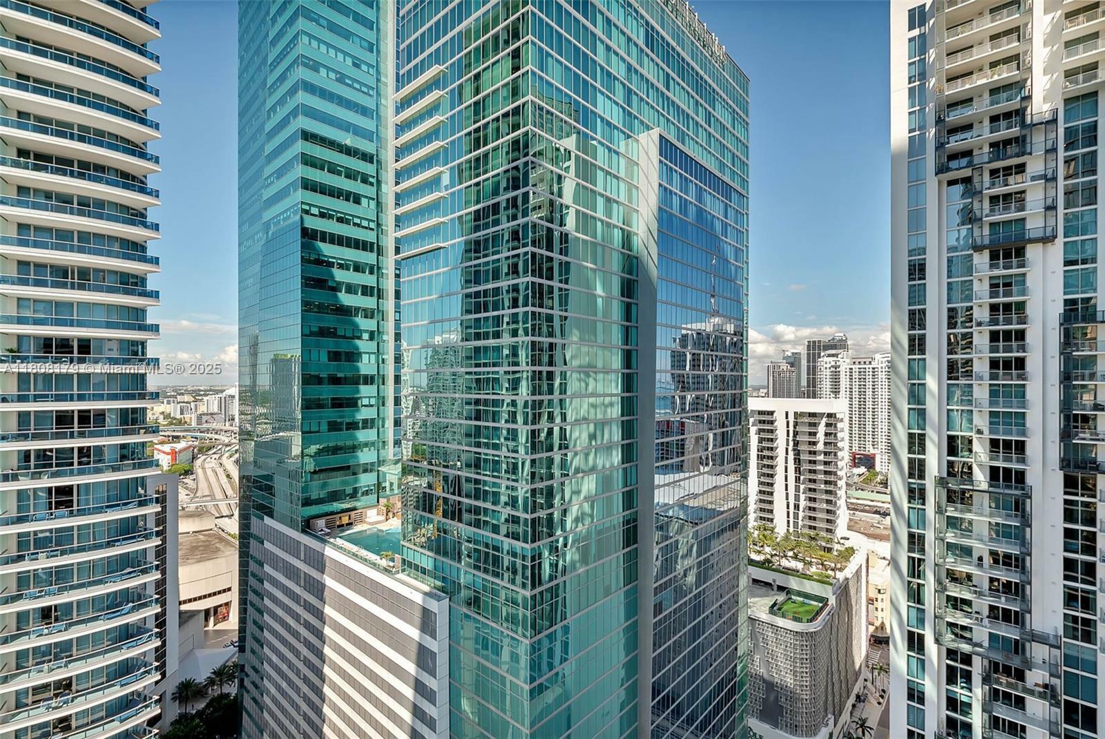 Property Photo: 300 Biscayne Blvd Way 3008 FL 33131