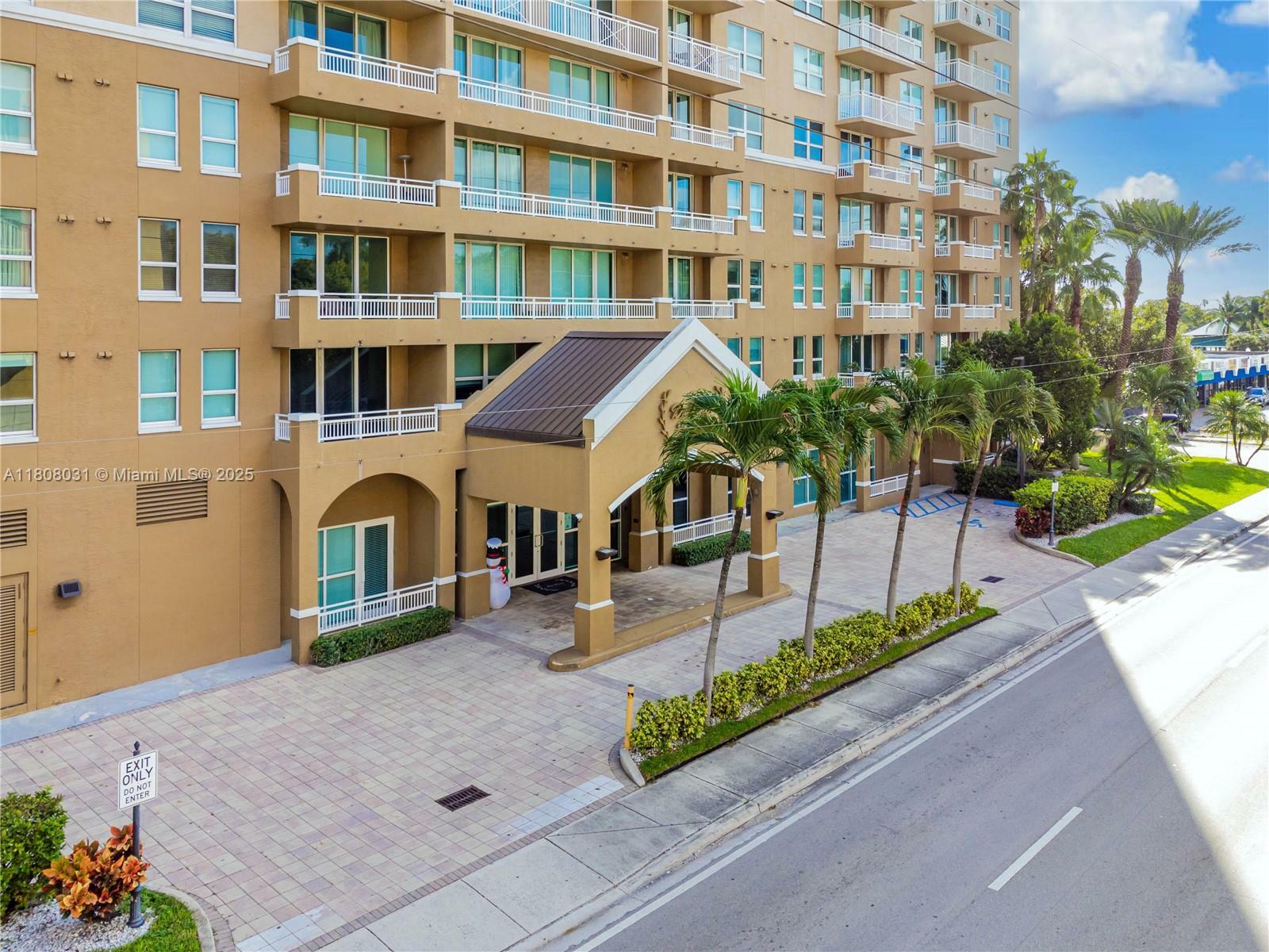 Property Photo: 2665 SW 37th Ave 906 FL 33133