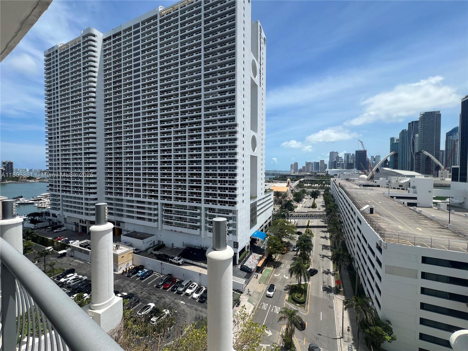 Property Photo: 1750 N Bayshore Dr 1410 FL 33132