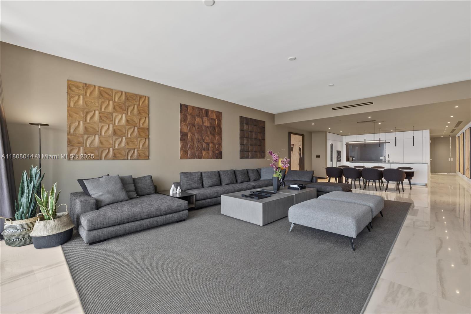 Property Photo: 300 Biscayne Blvd Way 3104 FL 33131