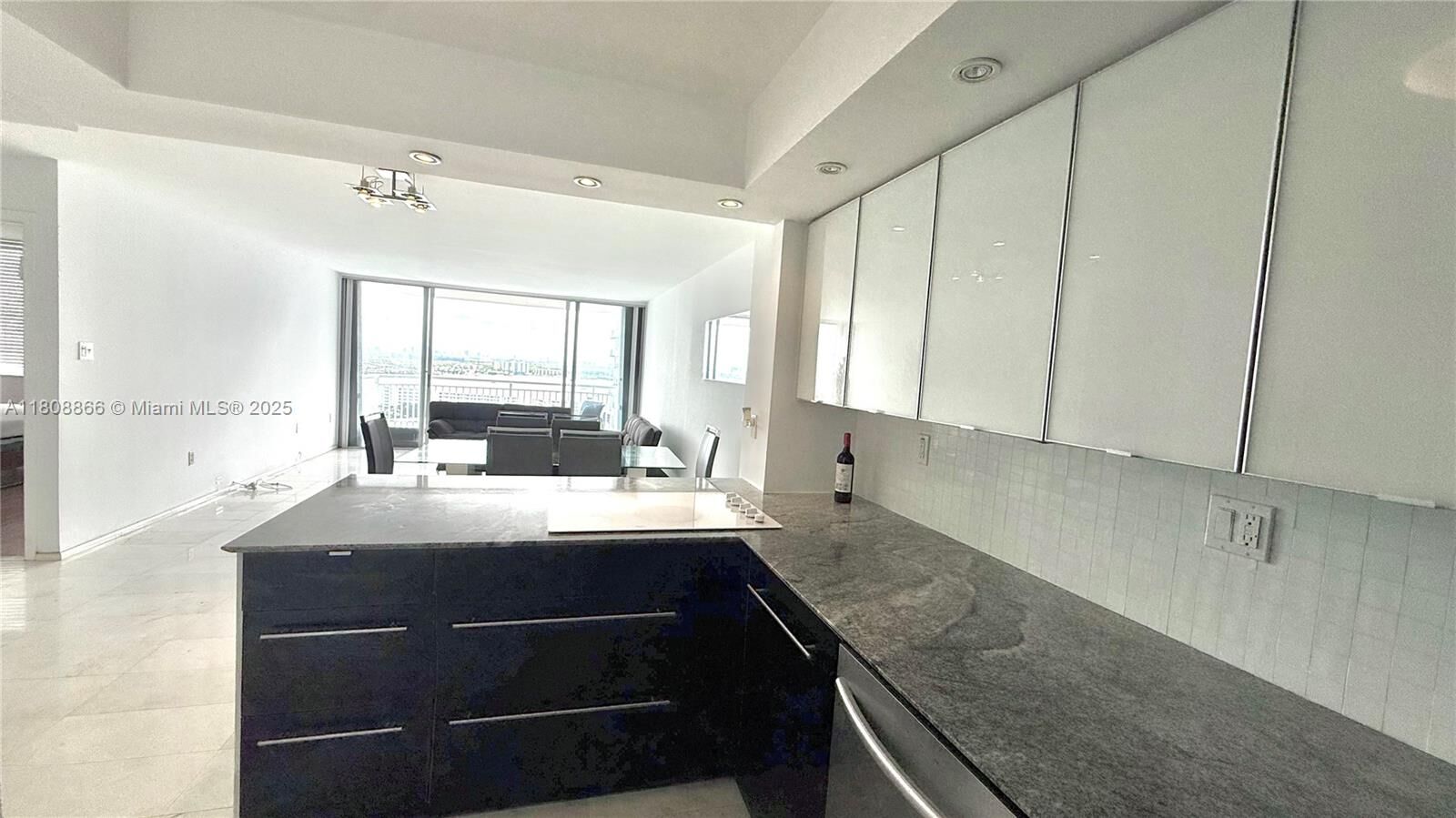 Property Photo:  18071 Biscayne Blvd 1803  FL 33160 