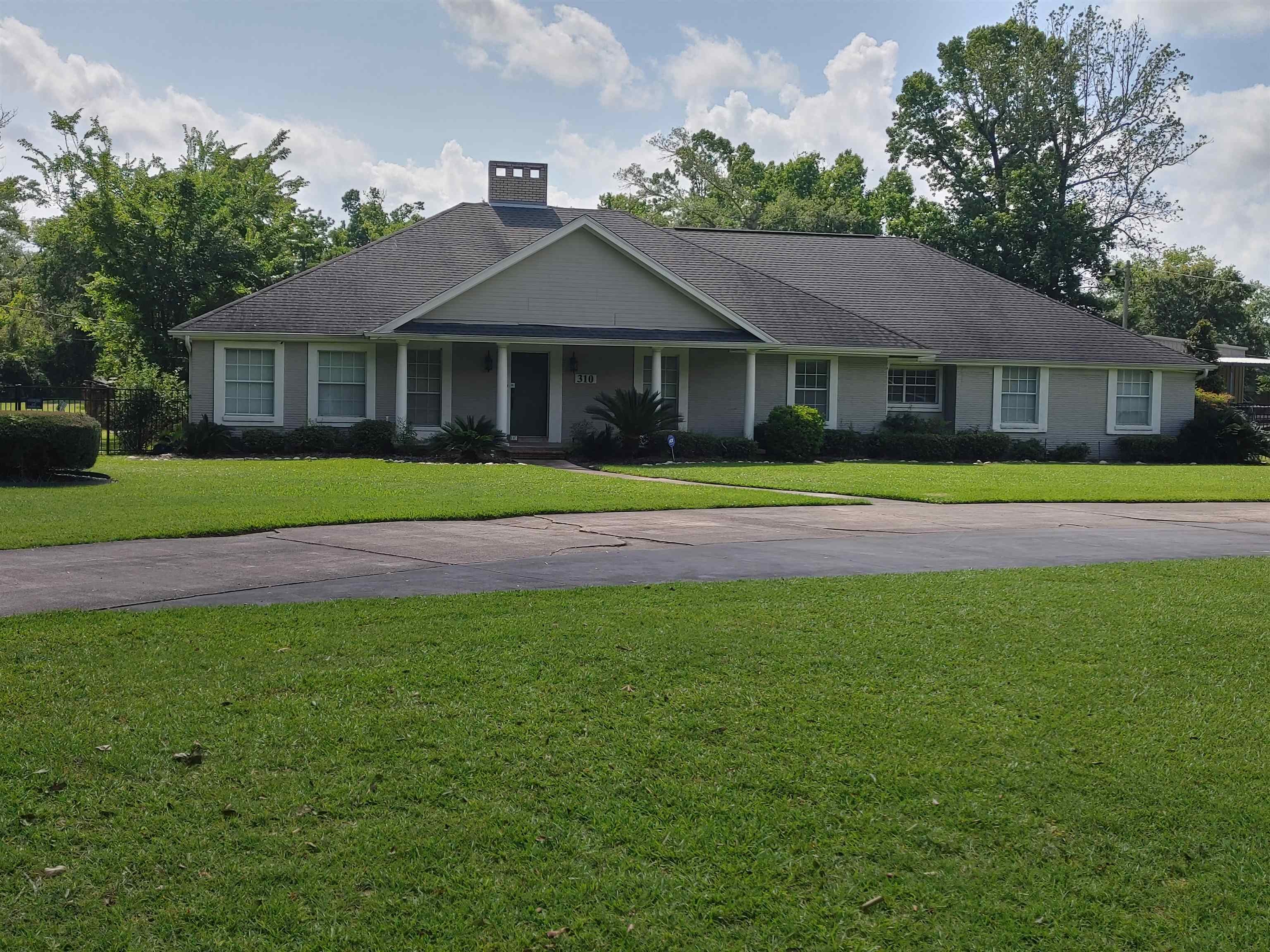 Property Photo: 310 Junker Road TX 77707