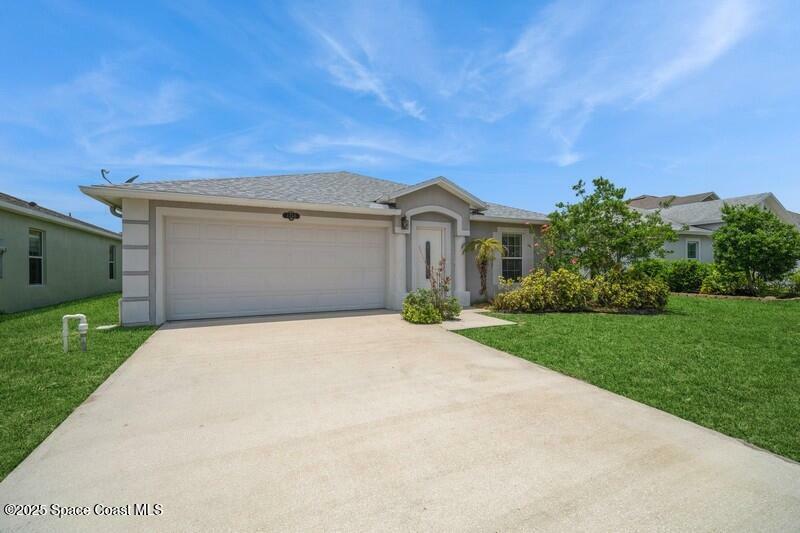 Property Photo: 1332 Tarton Way FL 32926