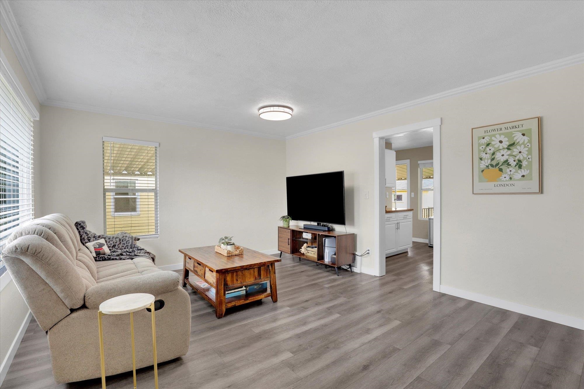 Property Photo: 1419 E Glass Ave WA 99207