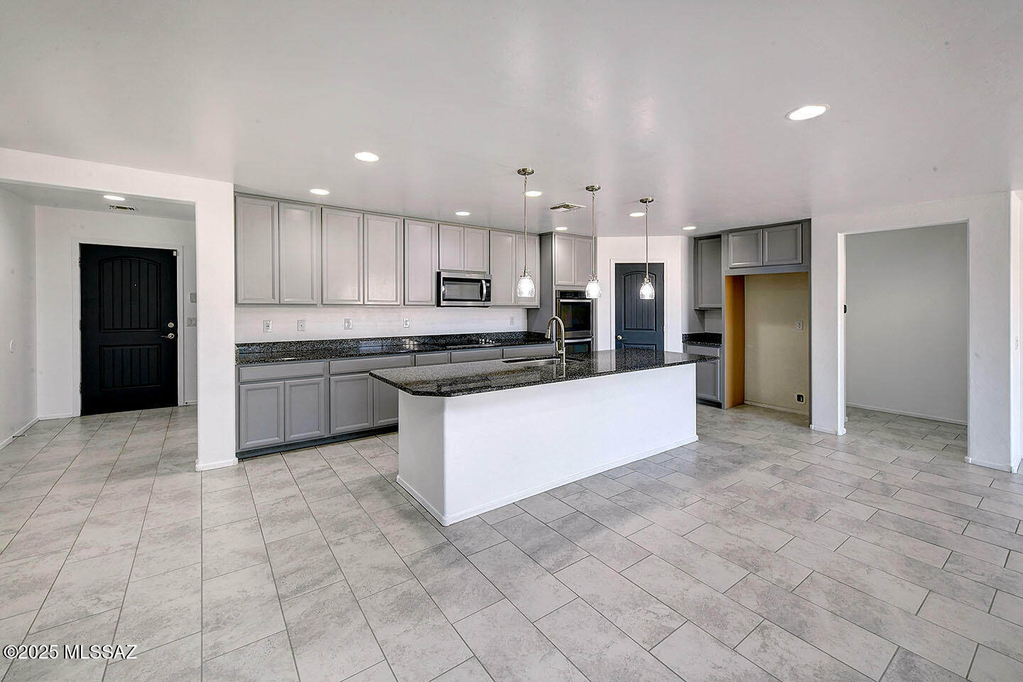 Property Photo: 11710 W Boll Bloom Drive AZ 85653