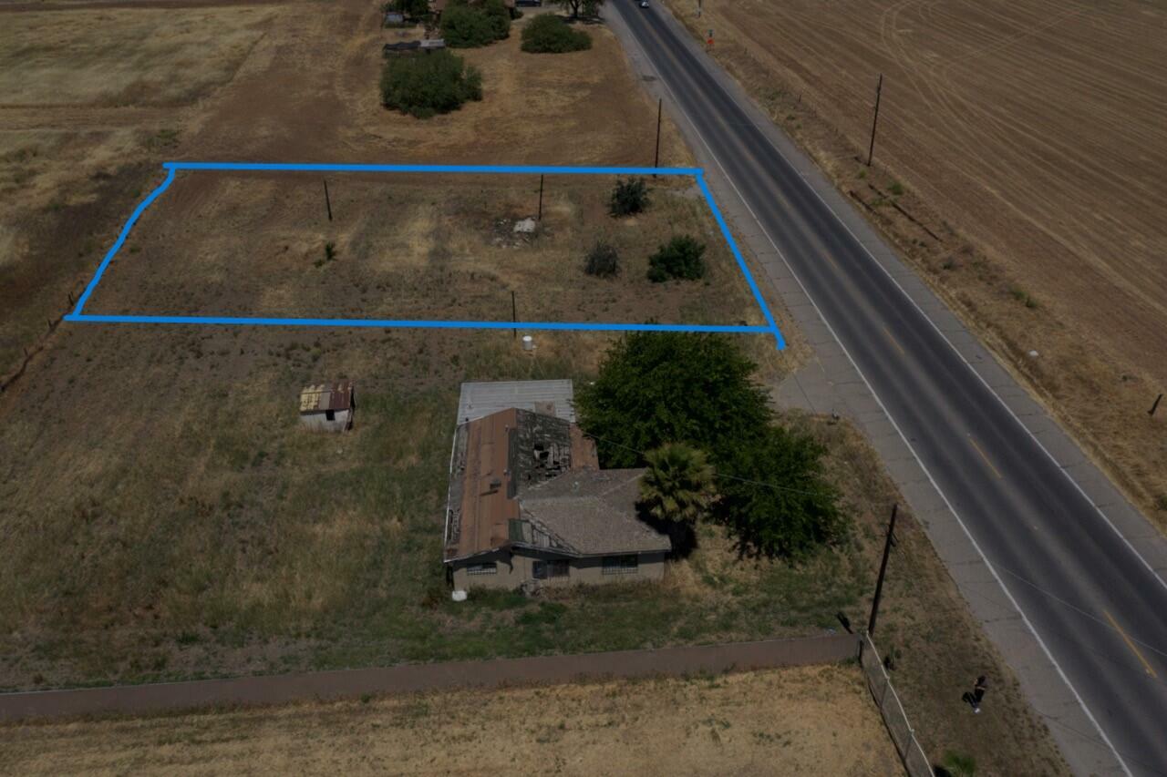 Property Photo:  16836 N Lake Street  CA 93638 