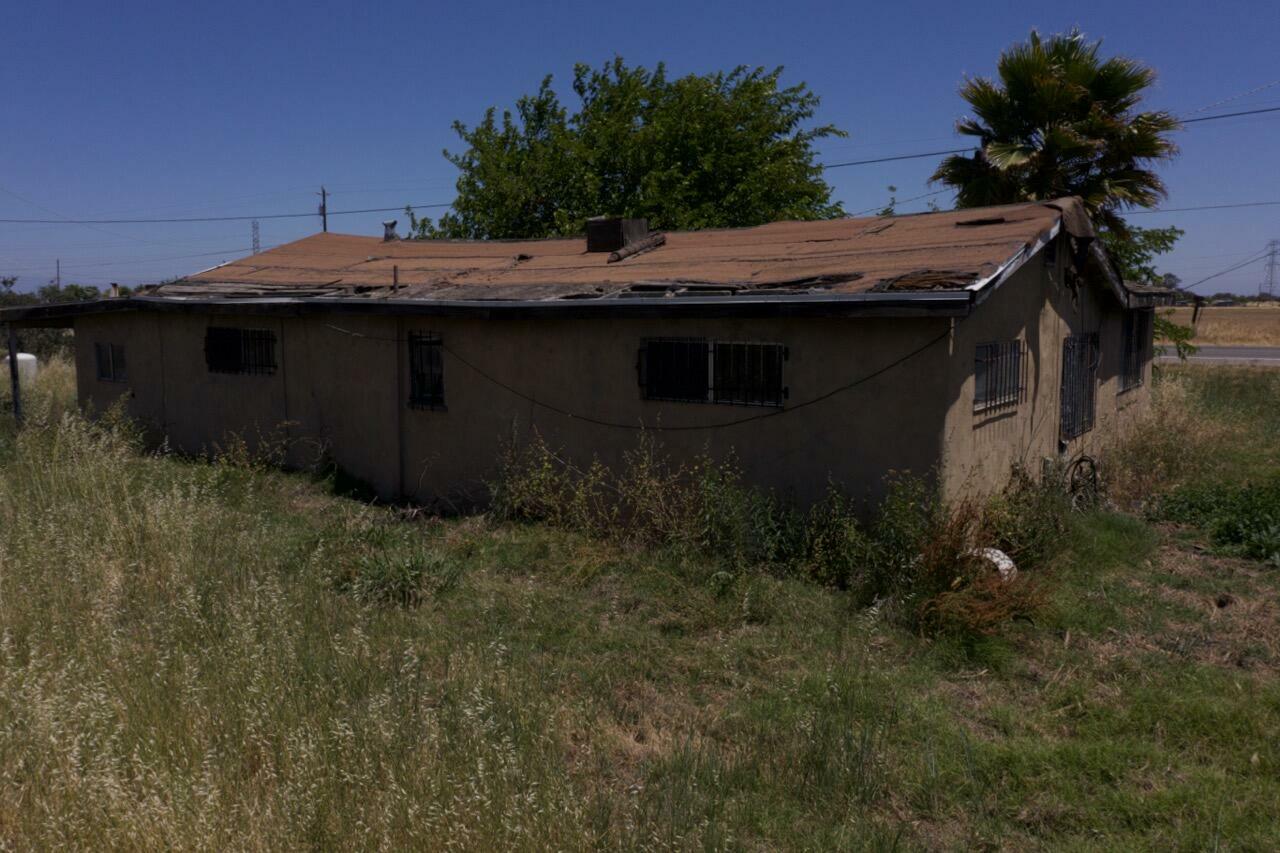 Property Photo:  16814 N Lake Street  CA 93638 