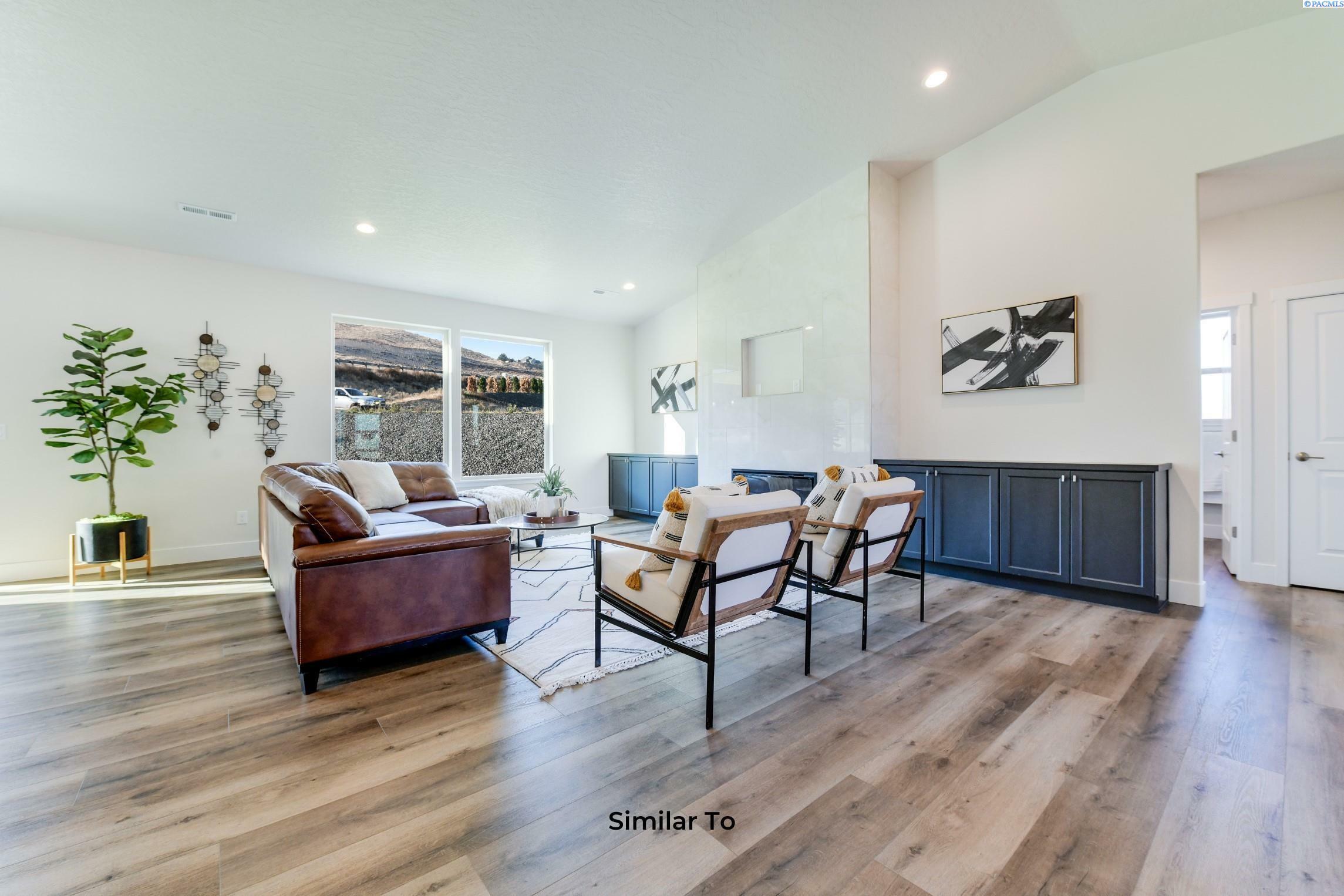 Property Photo: 6482 W 30th Pl WA 99338