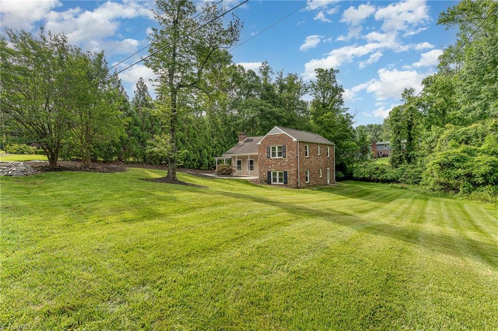 Property Photo: 4011 Sedgewood Lane NC 27407