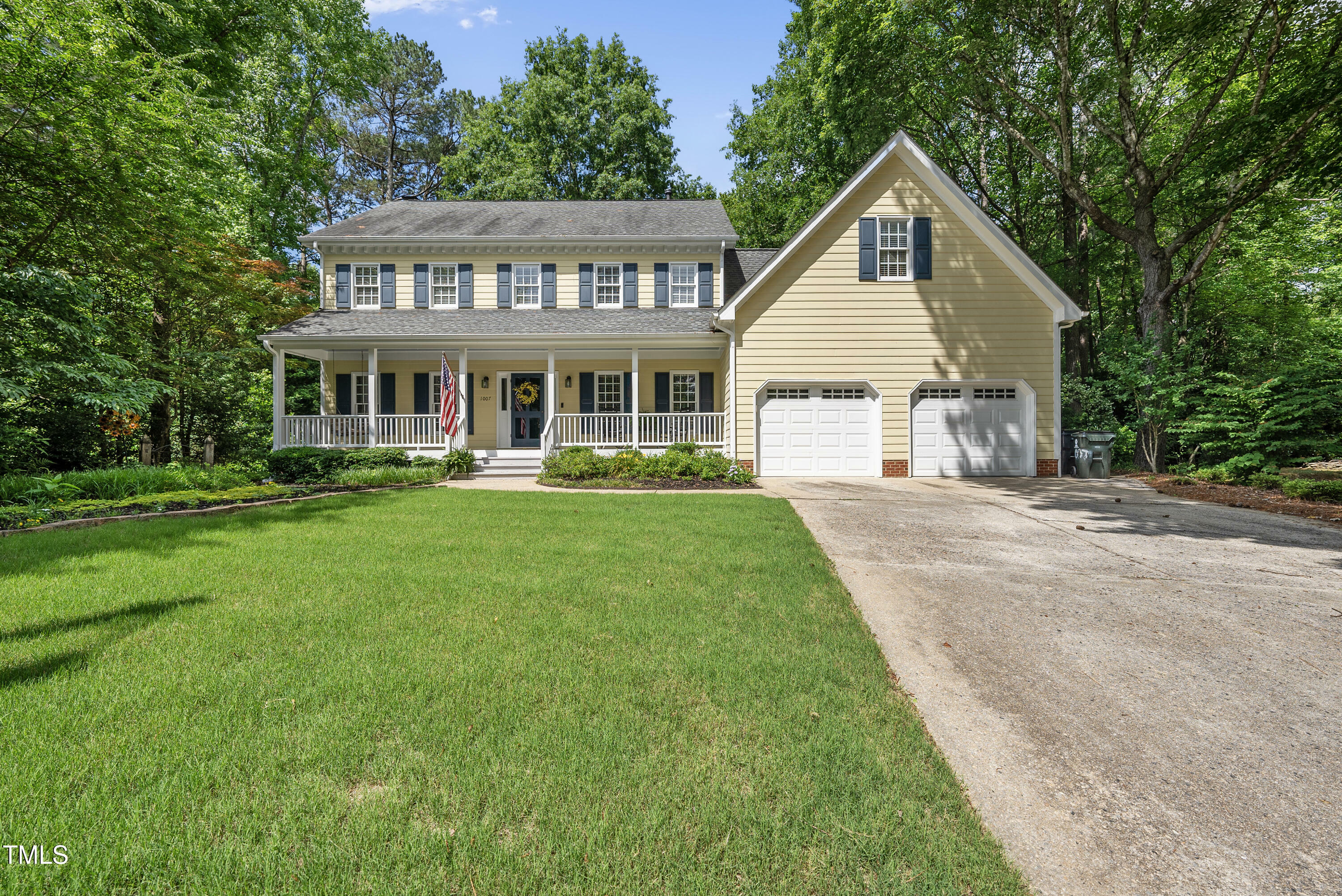 Property Photo: 1007 Surry Dale Court NC 27502