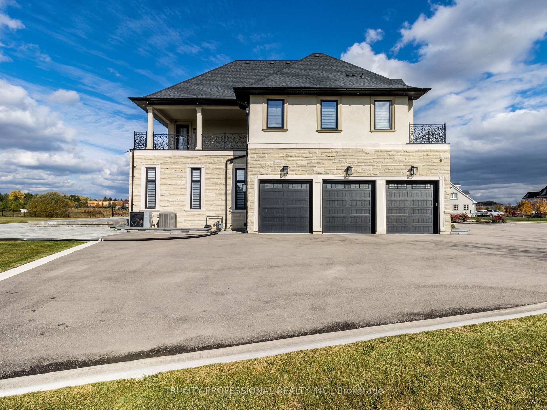 Property Photo: 27 Morris Court ON L6P 0G7