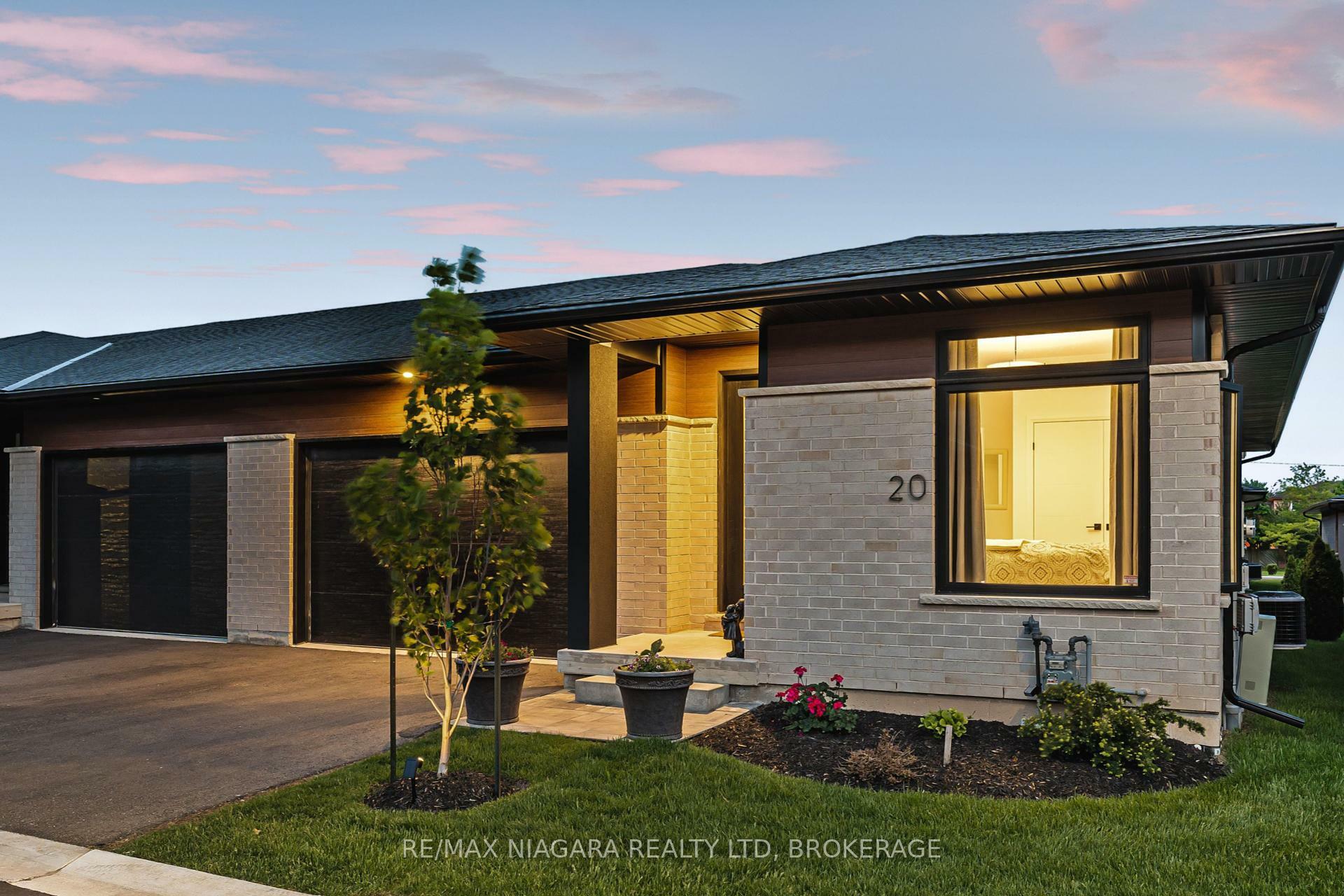 Property Photo: 300 Richmond Street 20 ON L2V 0L6