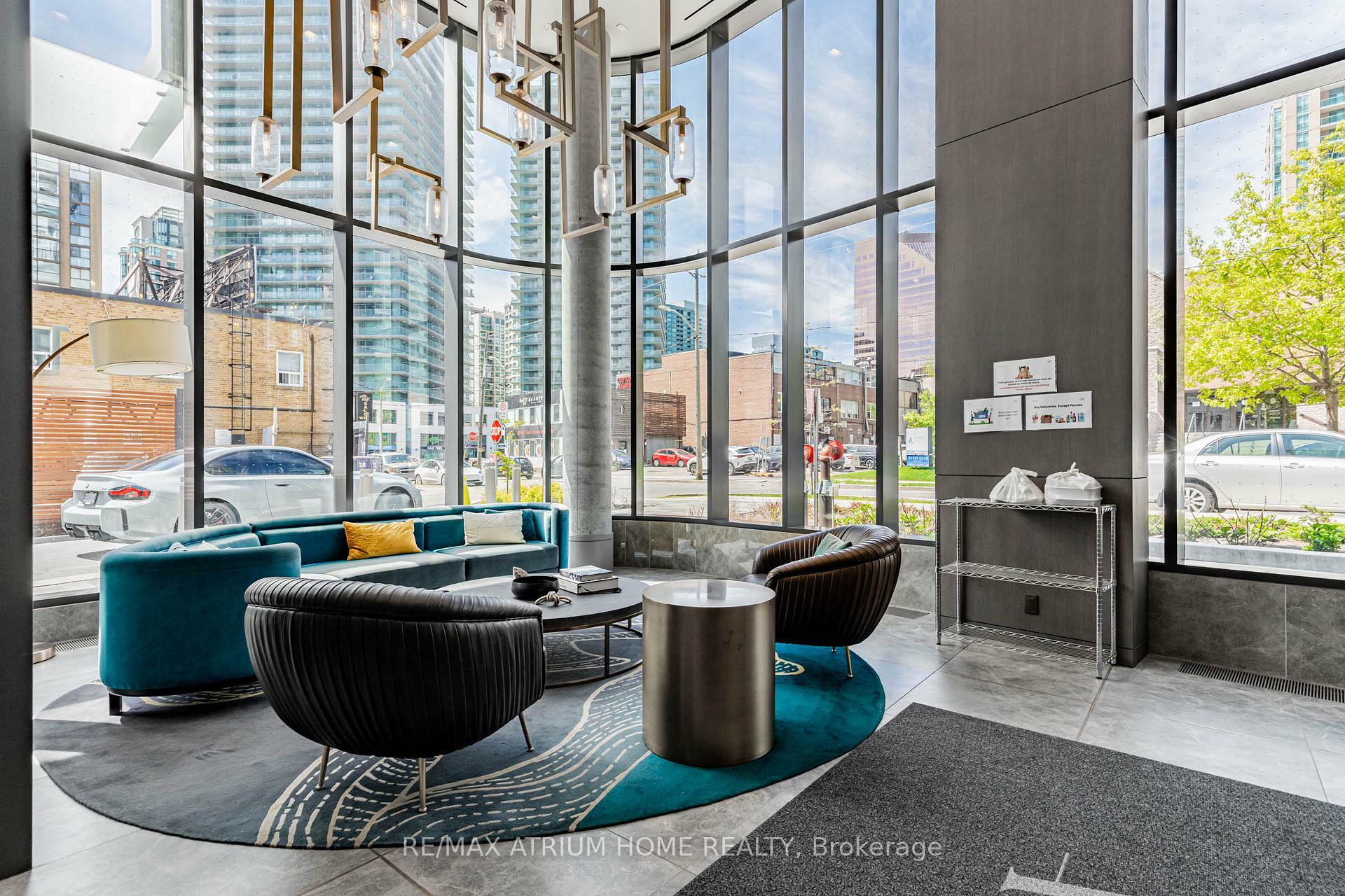 Property Photo: 15 Holmes Avenue 2509 ON M2N 0L4