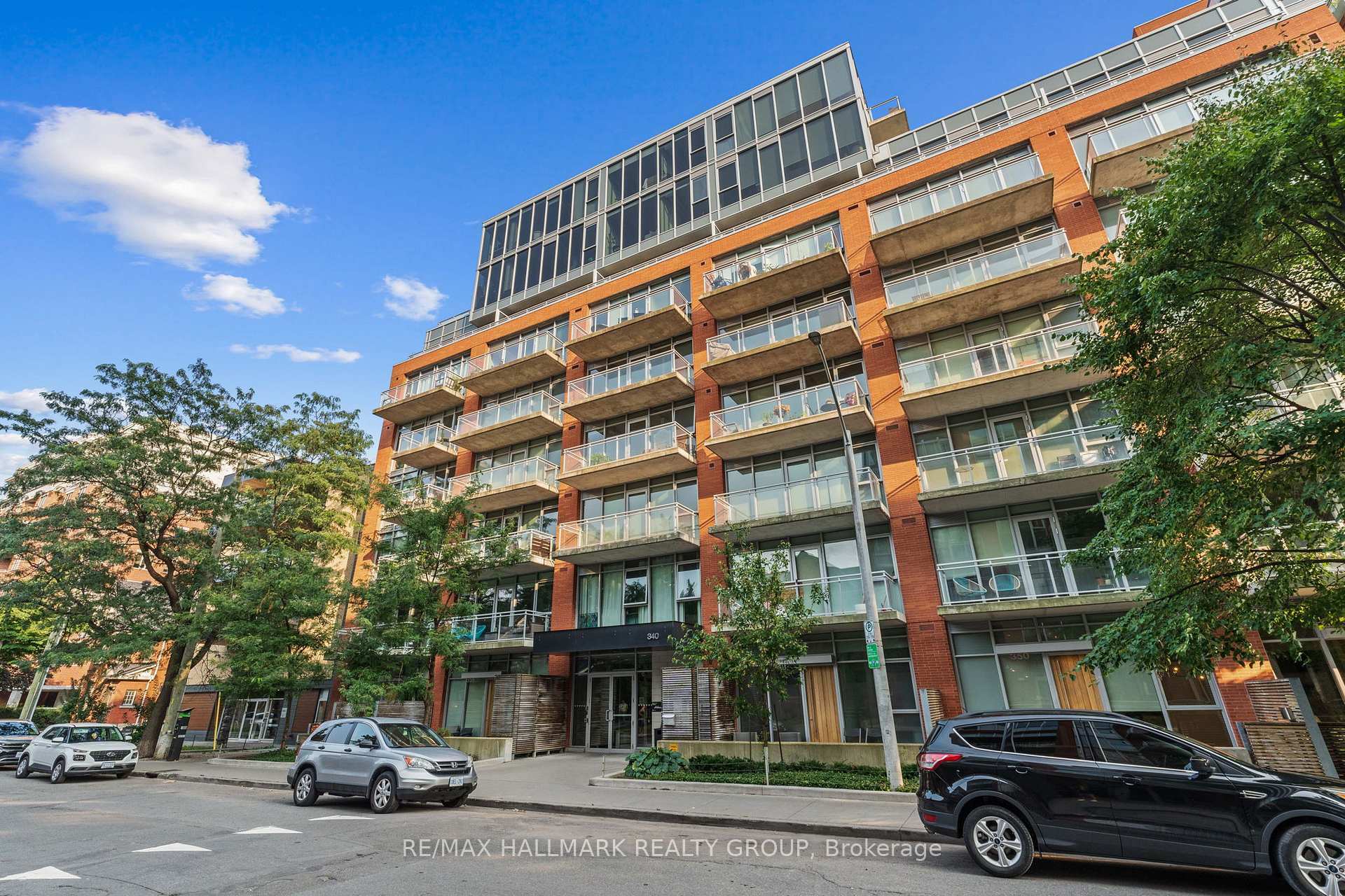 Property Photo: 340 McLeod Street 438 ON K2P 1A4