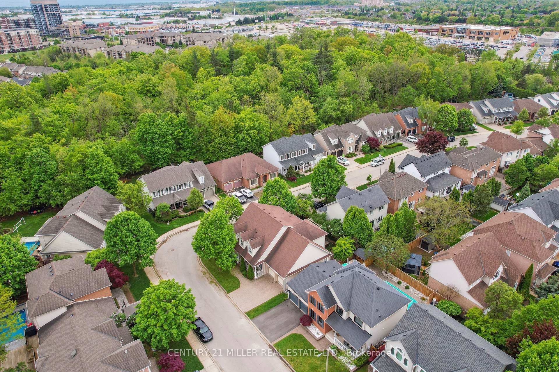 Property Photo: 5115 Forest Grove Crescent ON L7L 6G6