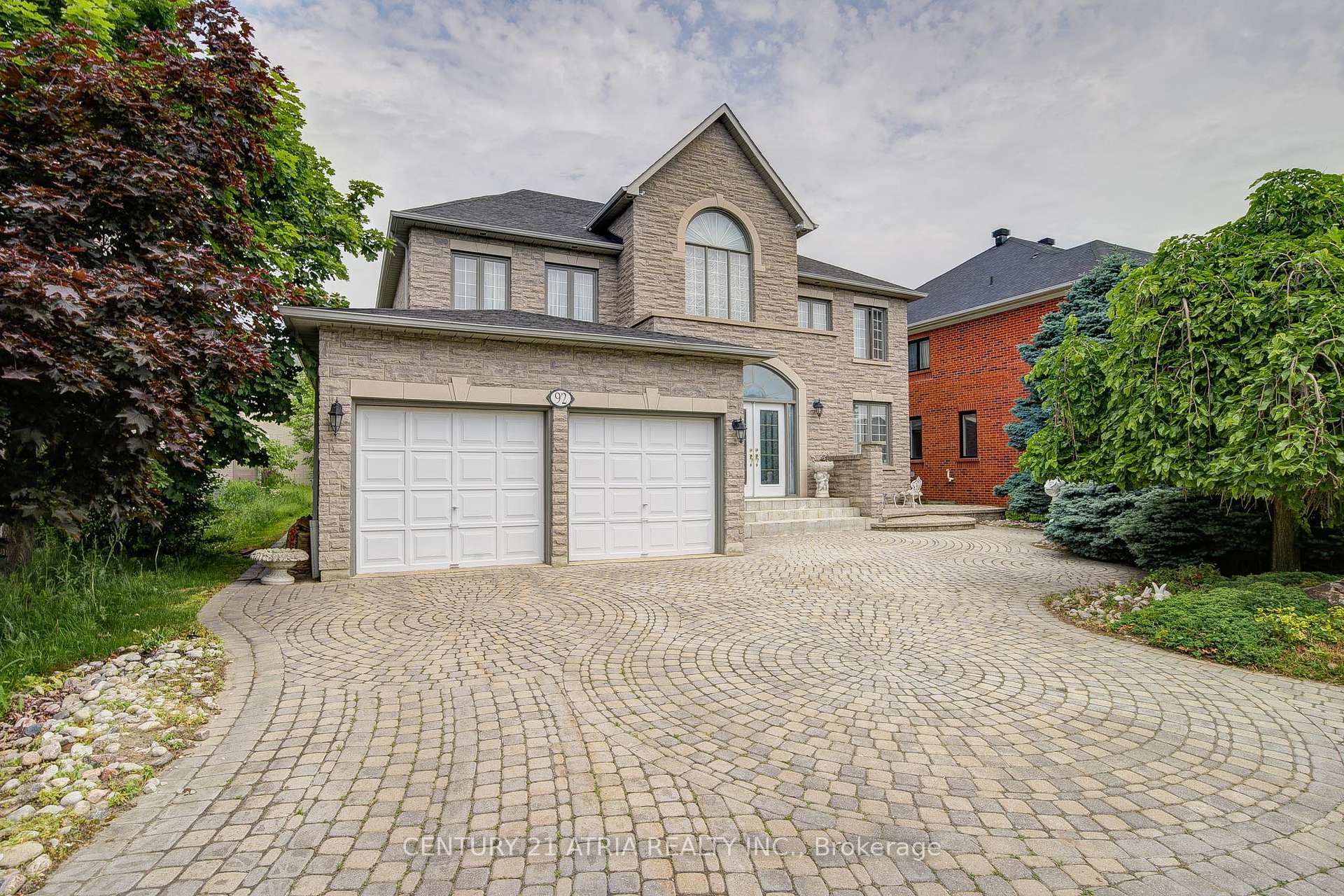 92 Springbrook Drive  Richmond Hill ON L4B 3P9 photo