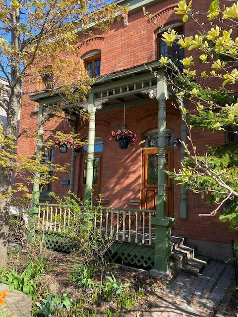 Property Photo: 58-60 St Andrew Street ON K1N 5E9