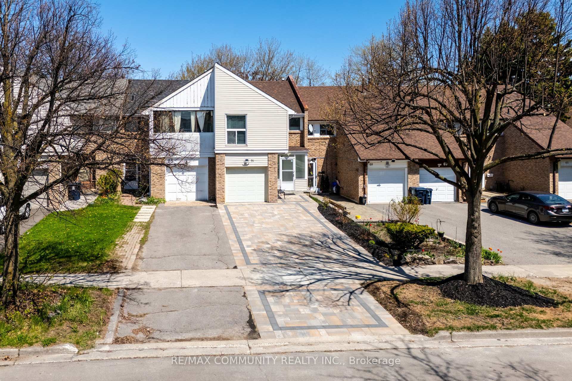 Property Photo: 71 Buckhurst Crescent ON M1S 4C3