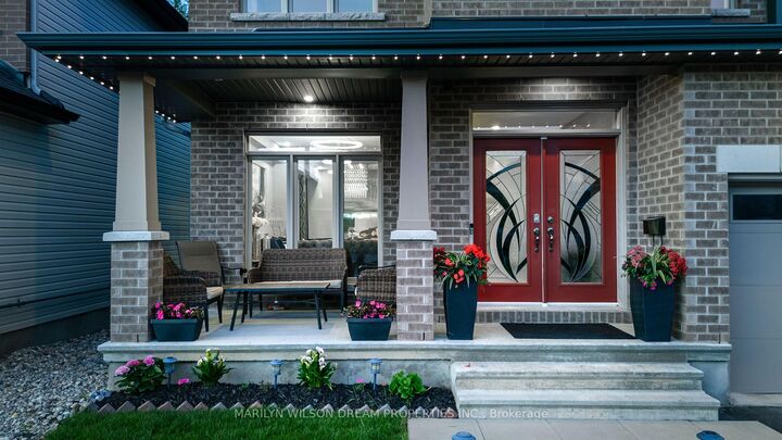 Property Photo:  43 Angel Heights  ON K2S 2N2 