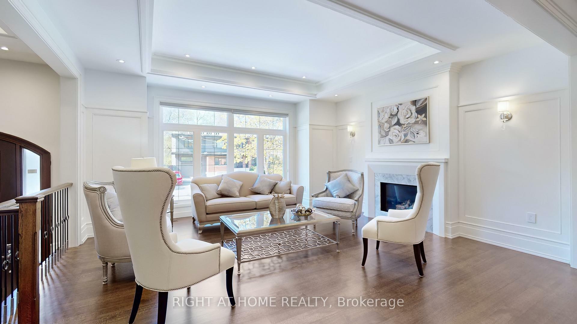 Photo de la propriété:  63 Elmwood Avenue  ON M2N 3L8 