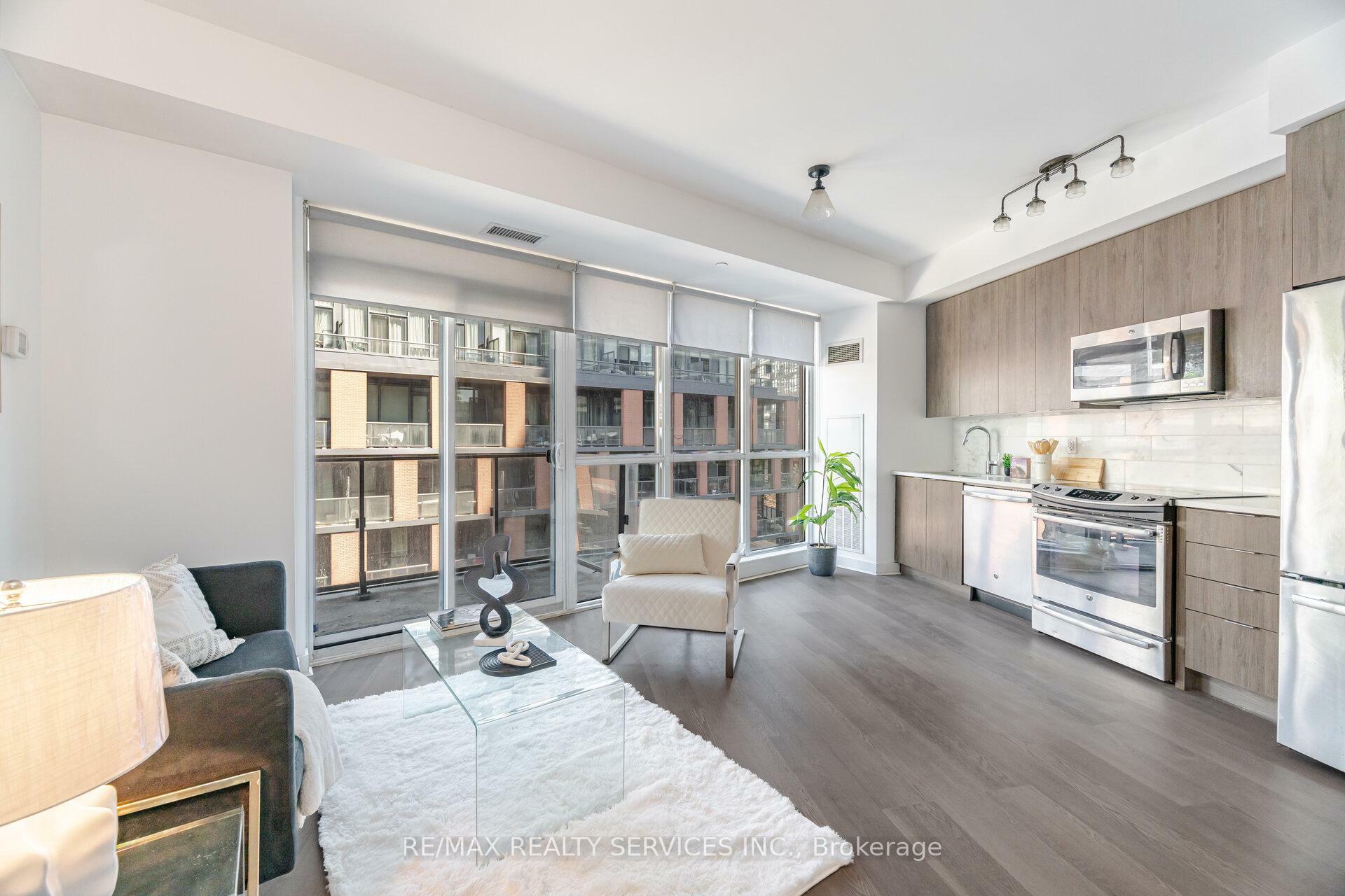 Property Photo: 50 Bruyeres Mews 615 ON M5V 0H8