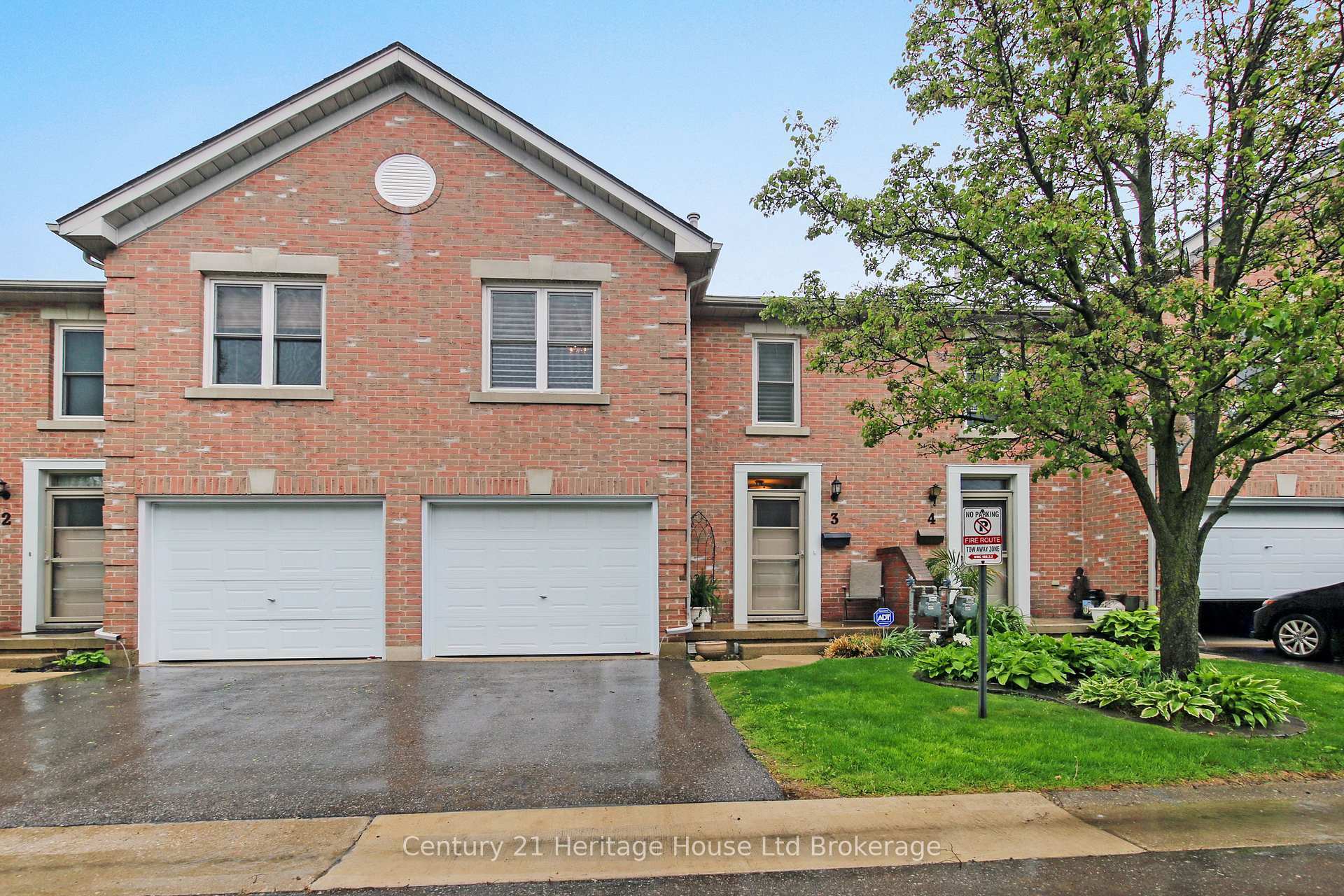 Property Photo: 395 Springbank Avenue N 3 ON N4T 1L1
