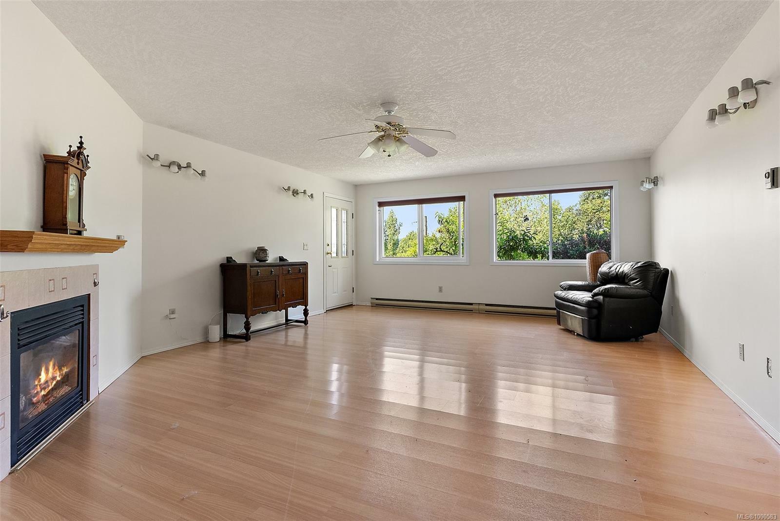 Property Photo:  4607 West Saanich Rd  BC V8Z 3G7 