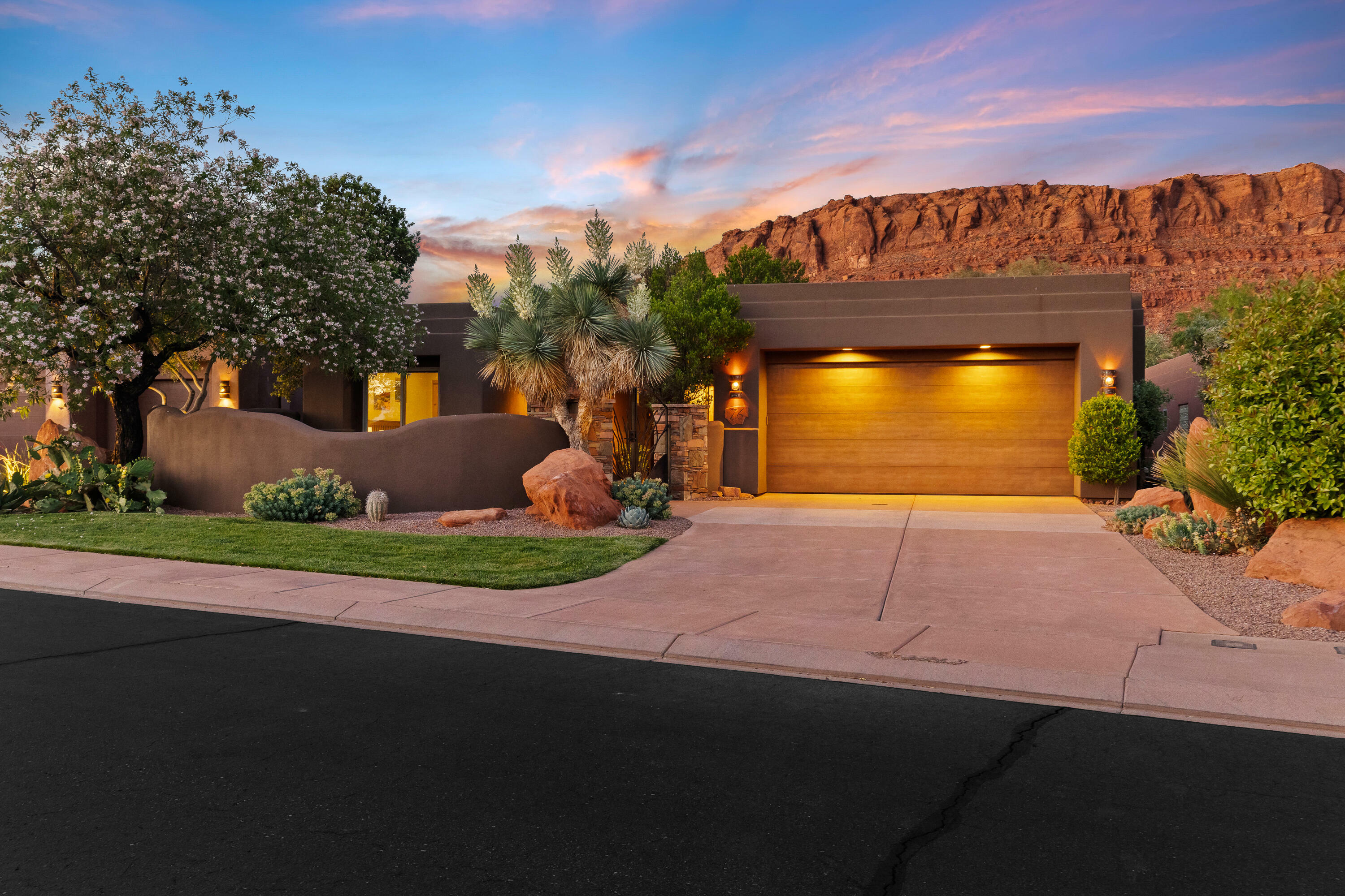 Property Photo: 2405 W Entrada Trail #76 UT 84770