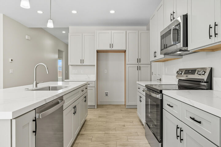 Property Photo:  2175 W 320 S  UT 84737 