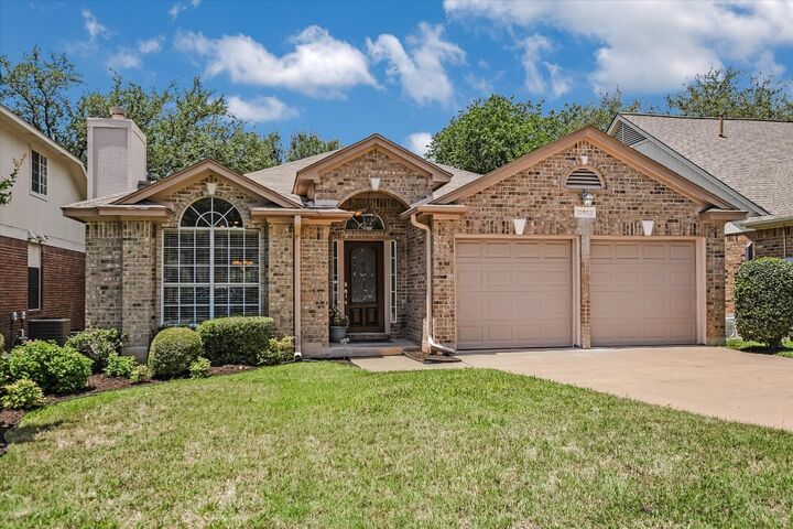 Property Photo: 10902 Sierra Oaks TX 78759