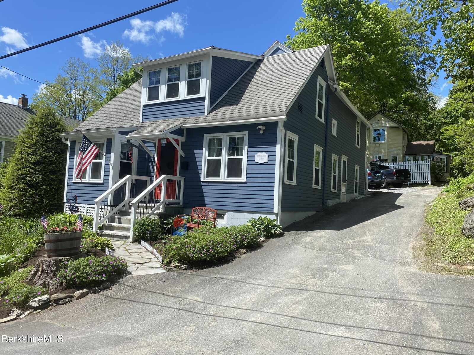 Property Photo: 31 St Ann'S Ave MA 01240