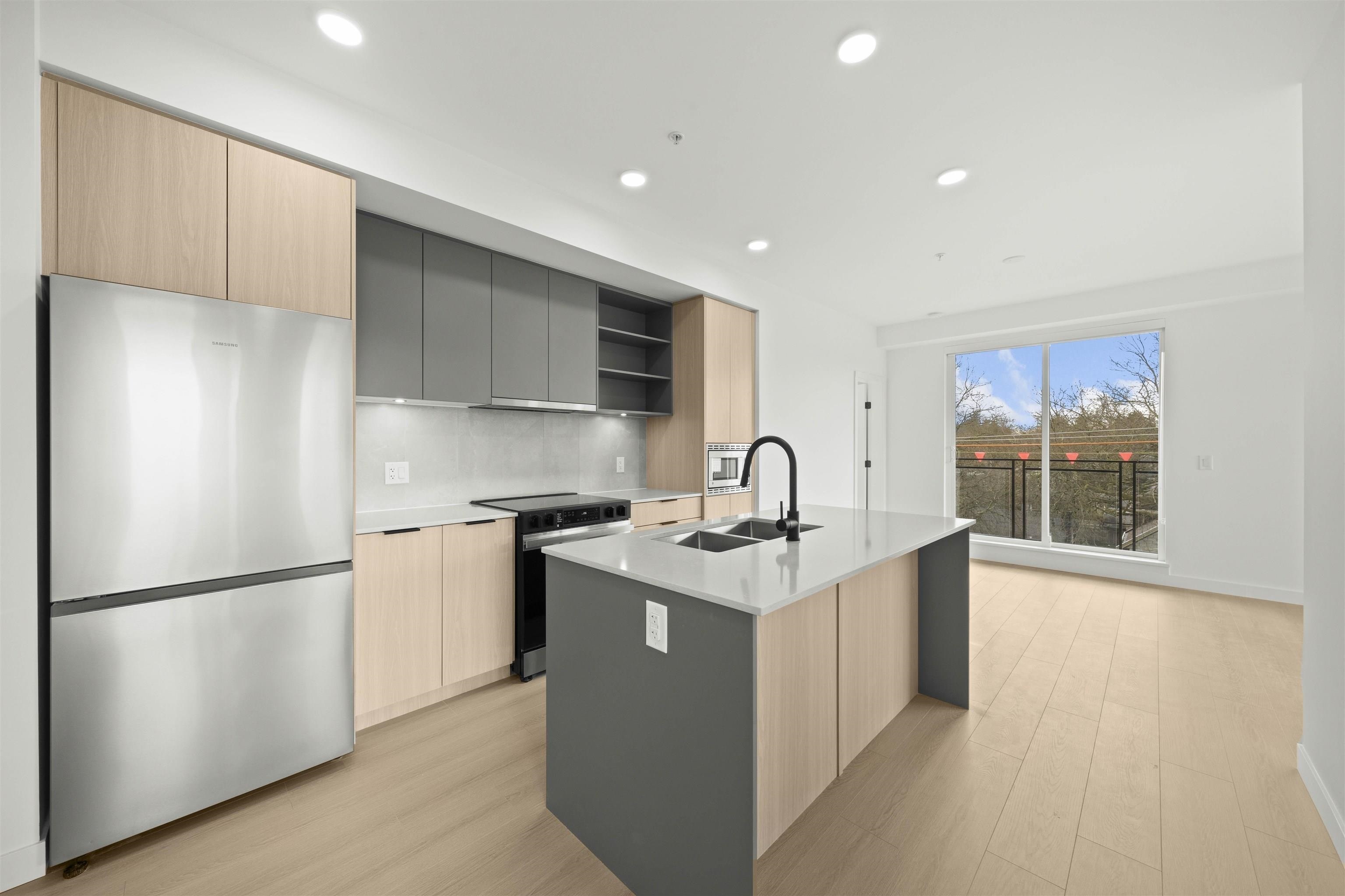 Photo de la propriété: 9456 134 Street 532 BC V3V 0G8