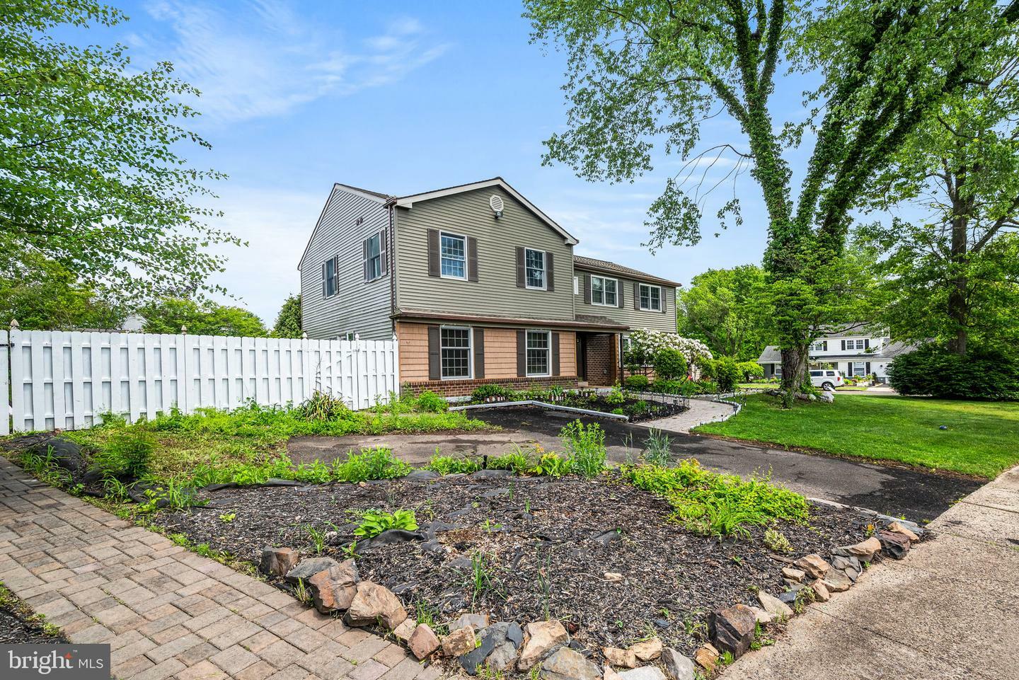 Property Photo:  1531 Wheatfield Lane  PA 18974 