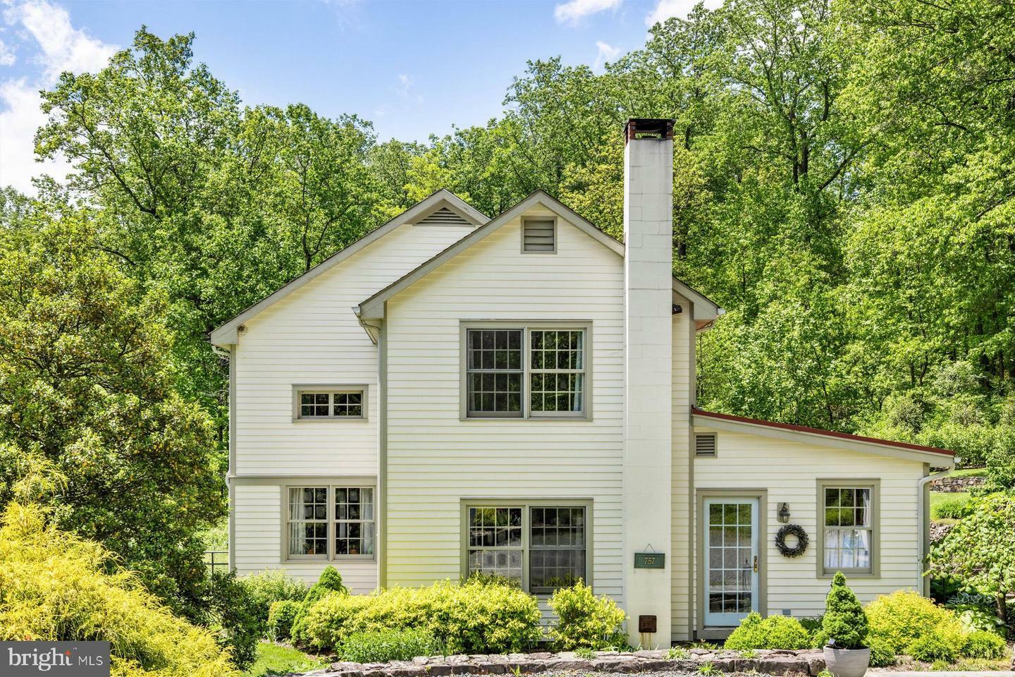 Property Photo:  757 Sweet Hollow Road  NJ 08804 