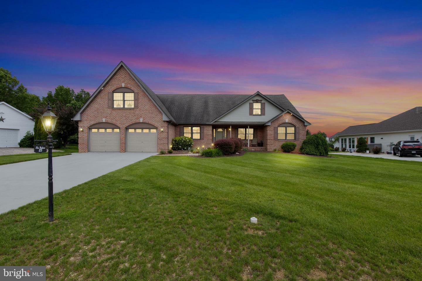 Property Photo: 25 Warm Breeze Court PA 17331