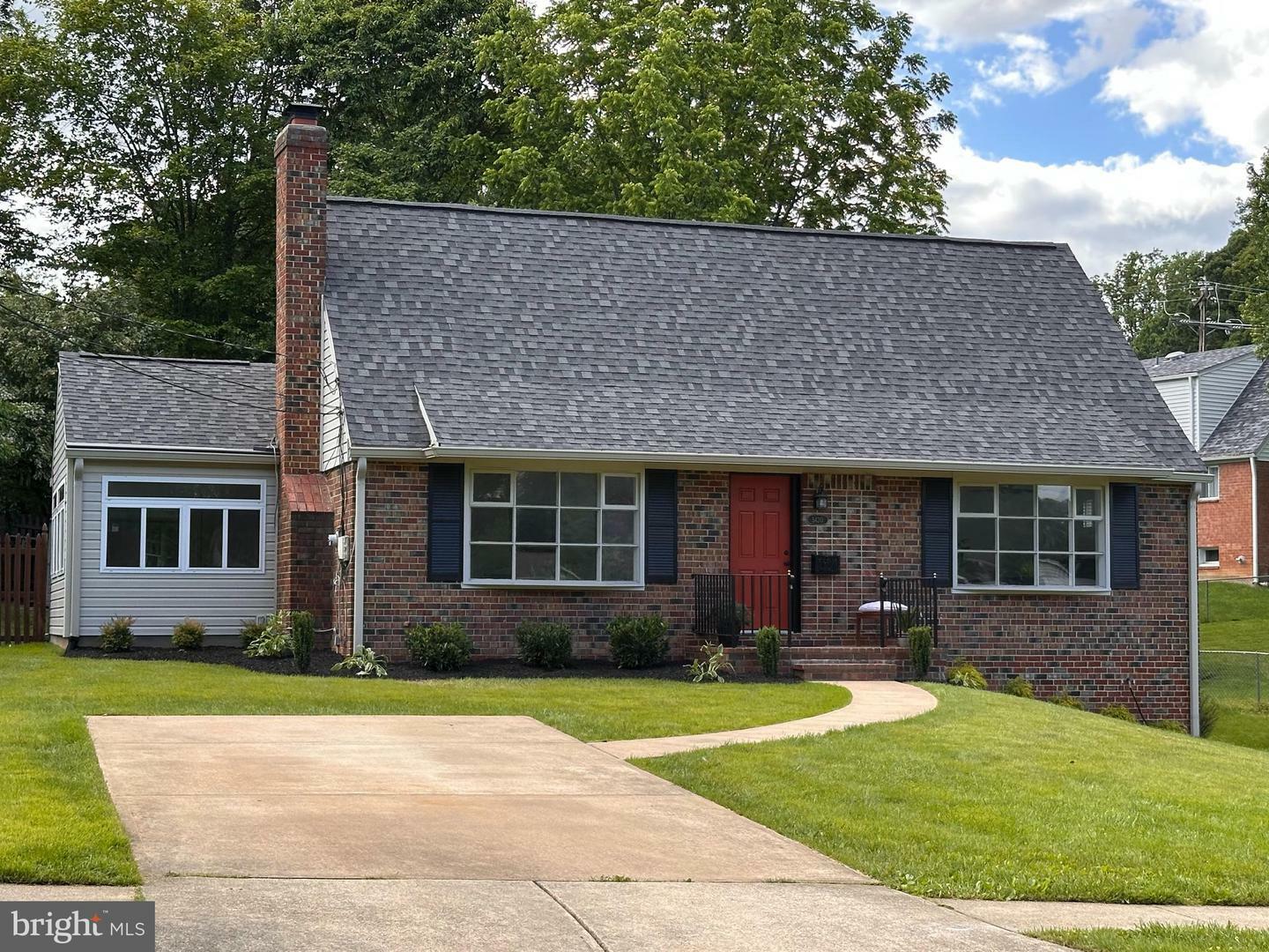 Property Photo:  5420 Eastbourne Drive  VA 22151 