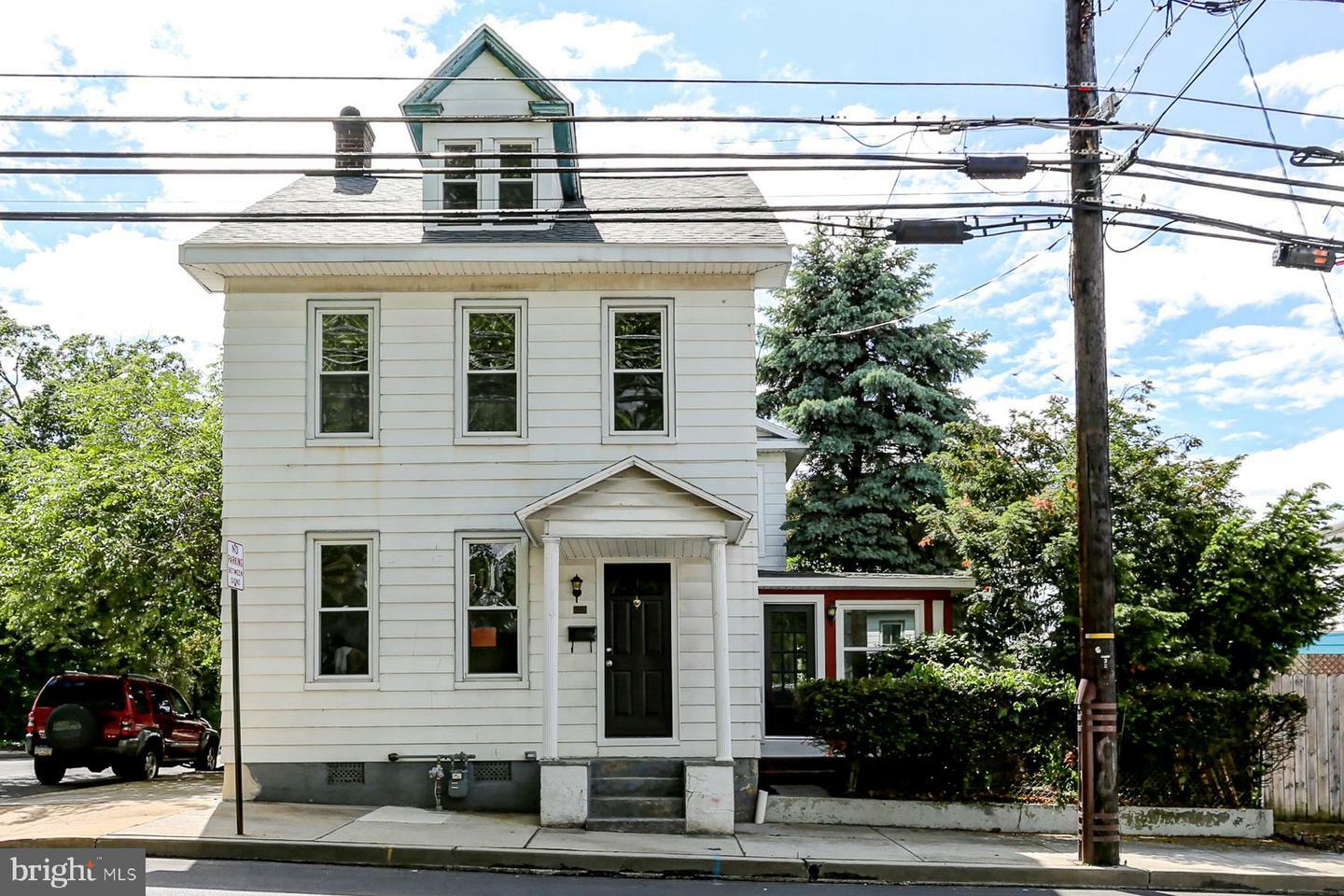 267 S 12th Street  Lebanon PA 17042 photo