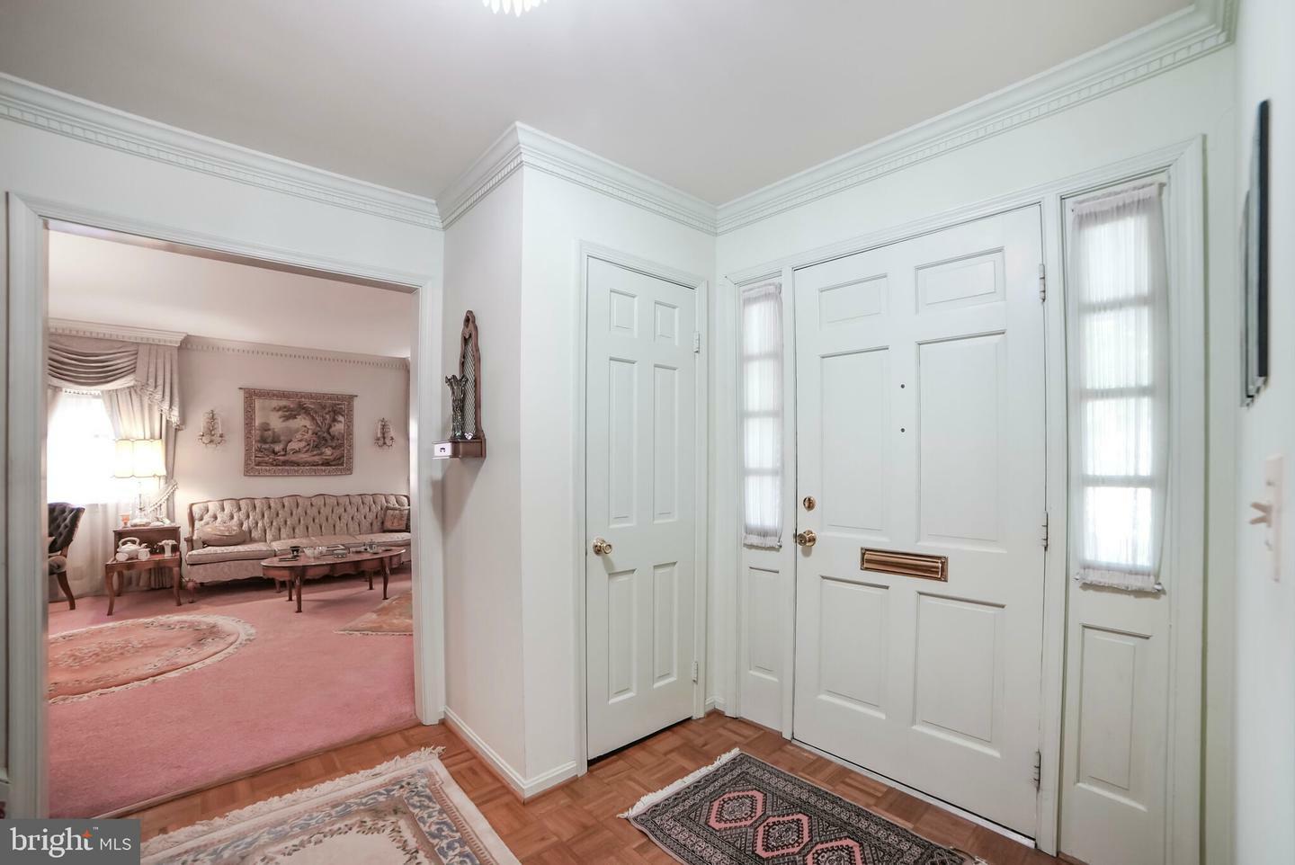 Property Photo: 11816 Prestwick Road MD 20854