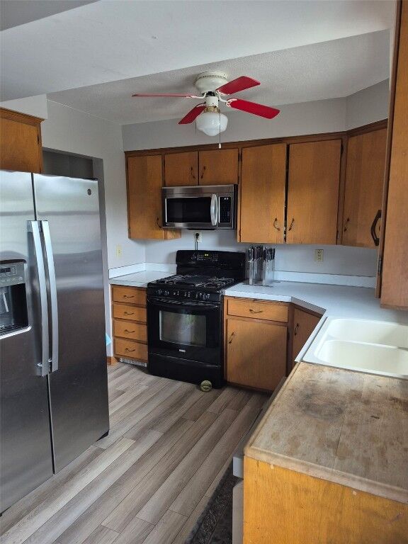 Property Photo: 101 26th Avenue Drive SW IA 52404