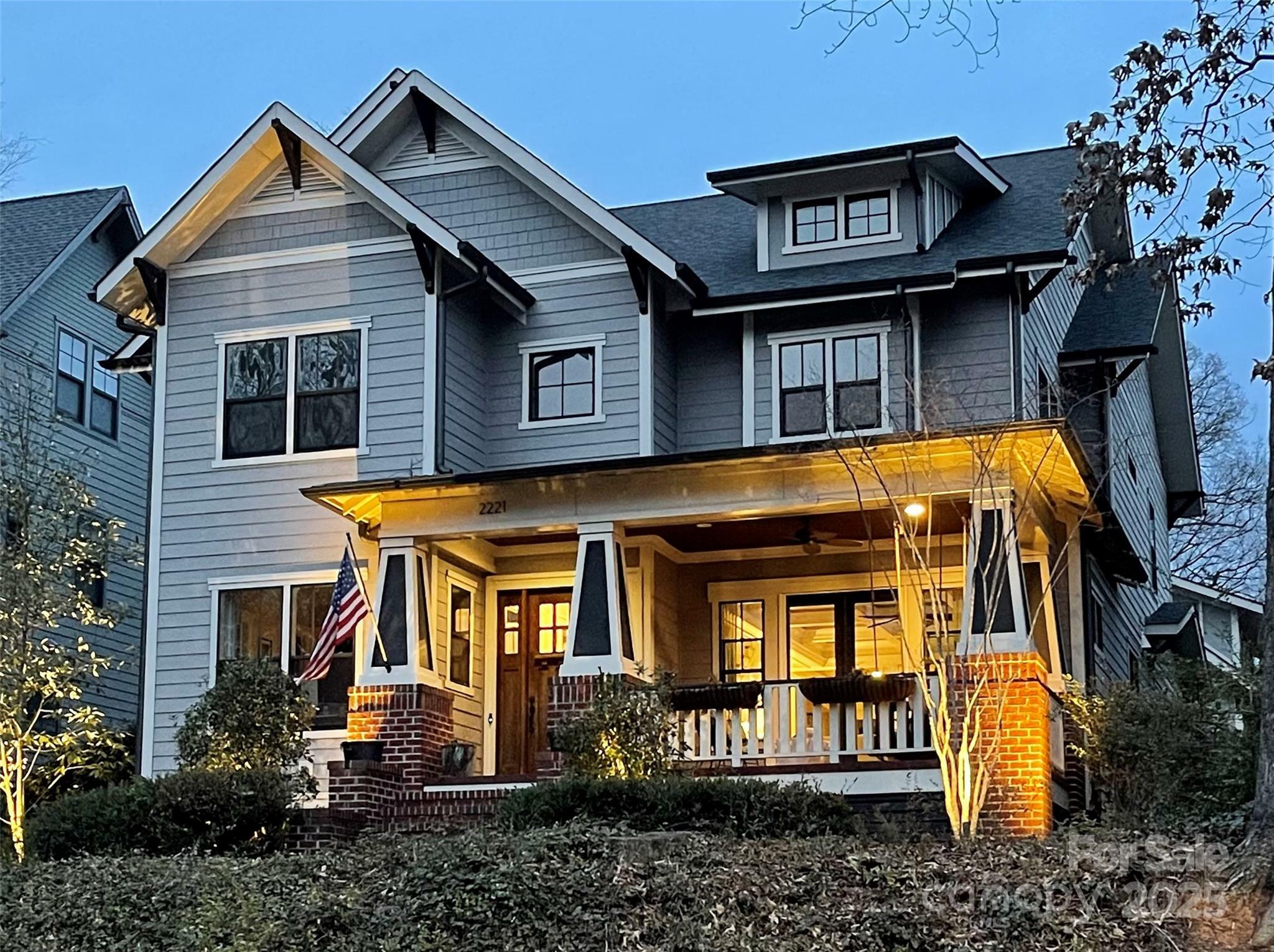 Property Photo: 2221 Kenmore Avenue NC 28204