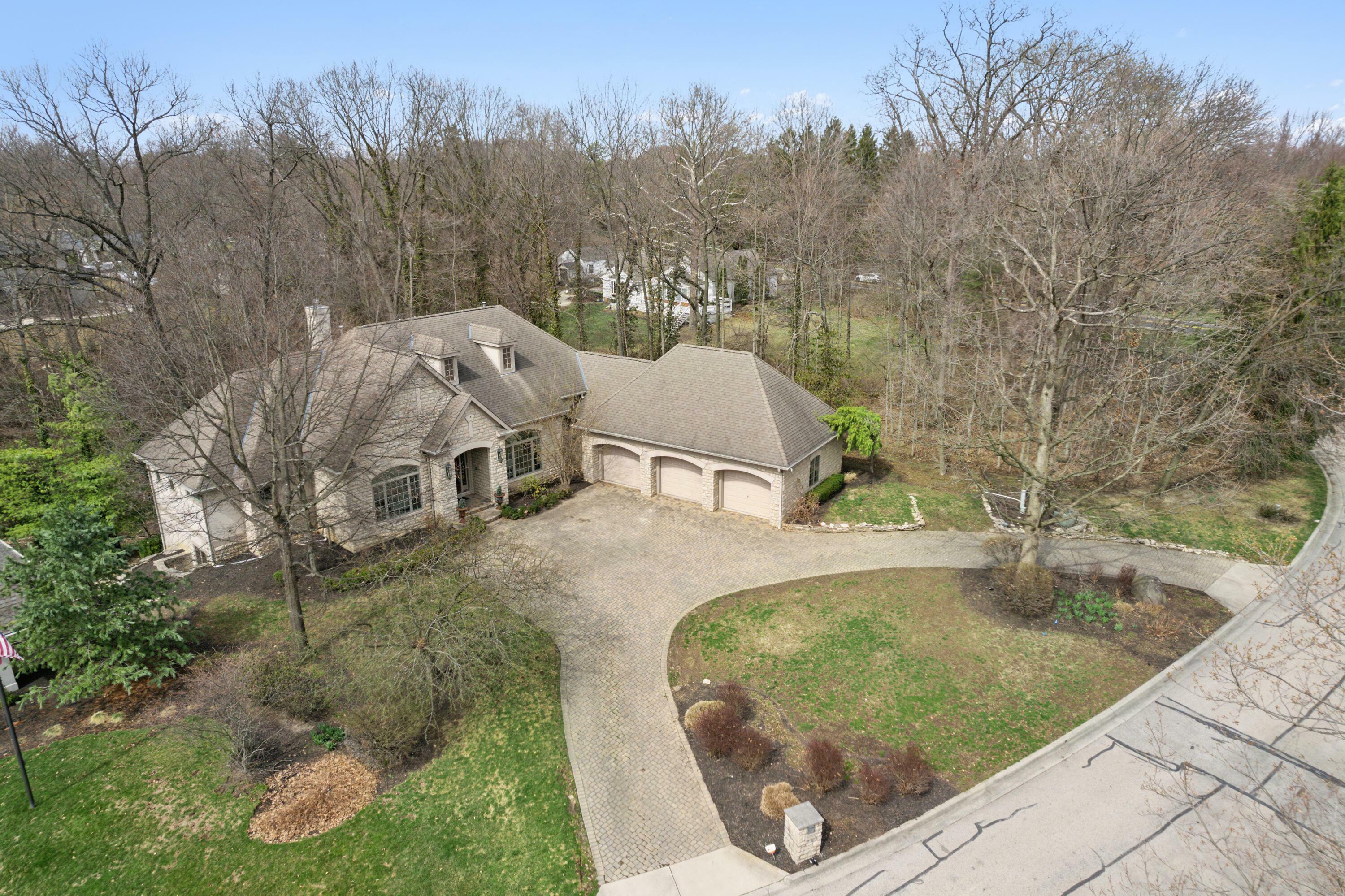 Property Photo: 5055 Slate Run Woods Court OH 43220