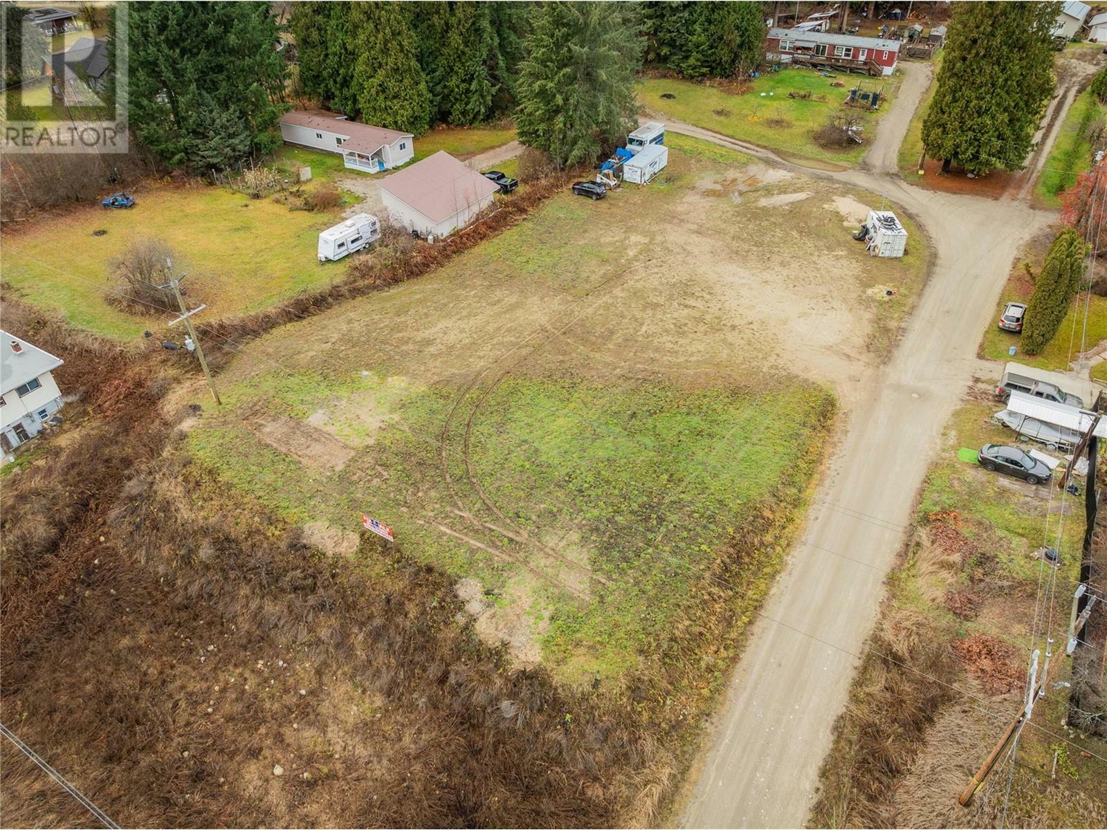 1411 Chalmers Road  Castlegar BC V1N 4M7 photo