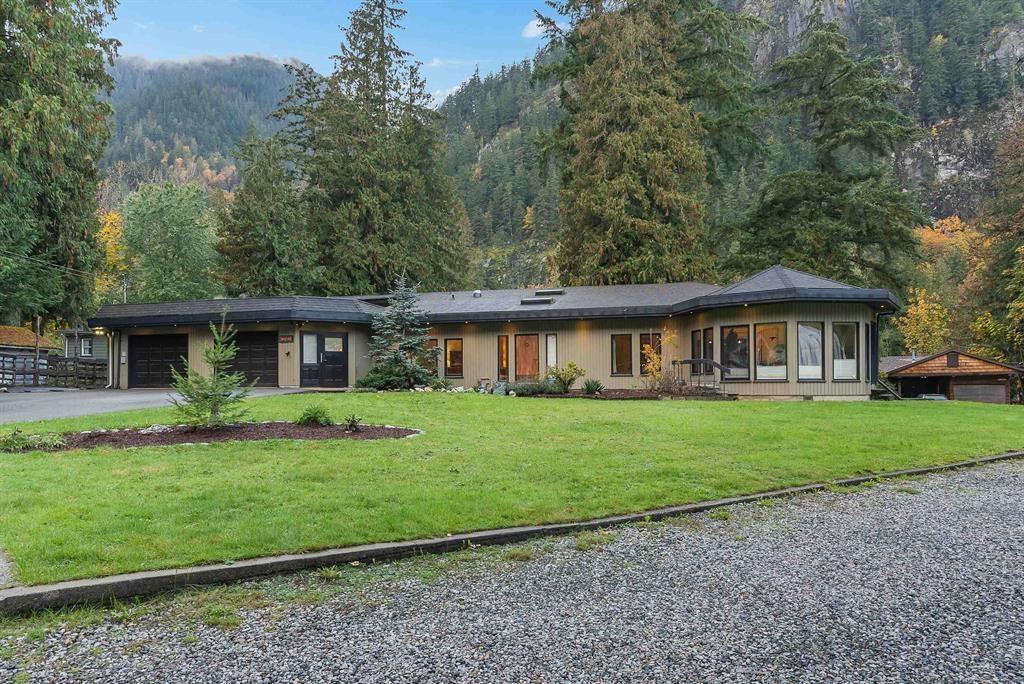 Property Photo: 63565 Gagnon Place BC V0X 1L2