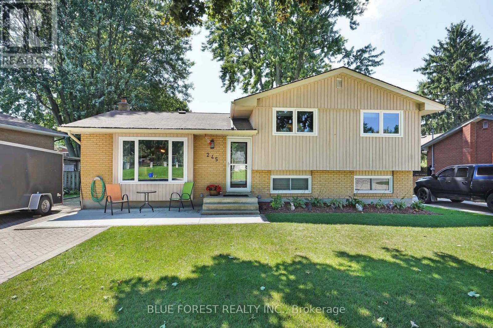 Property Photo: 245 Chittick Crescent ON N0L 1G3