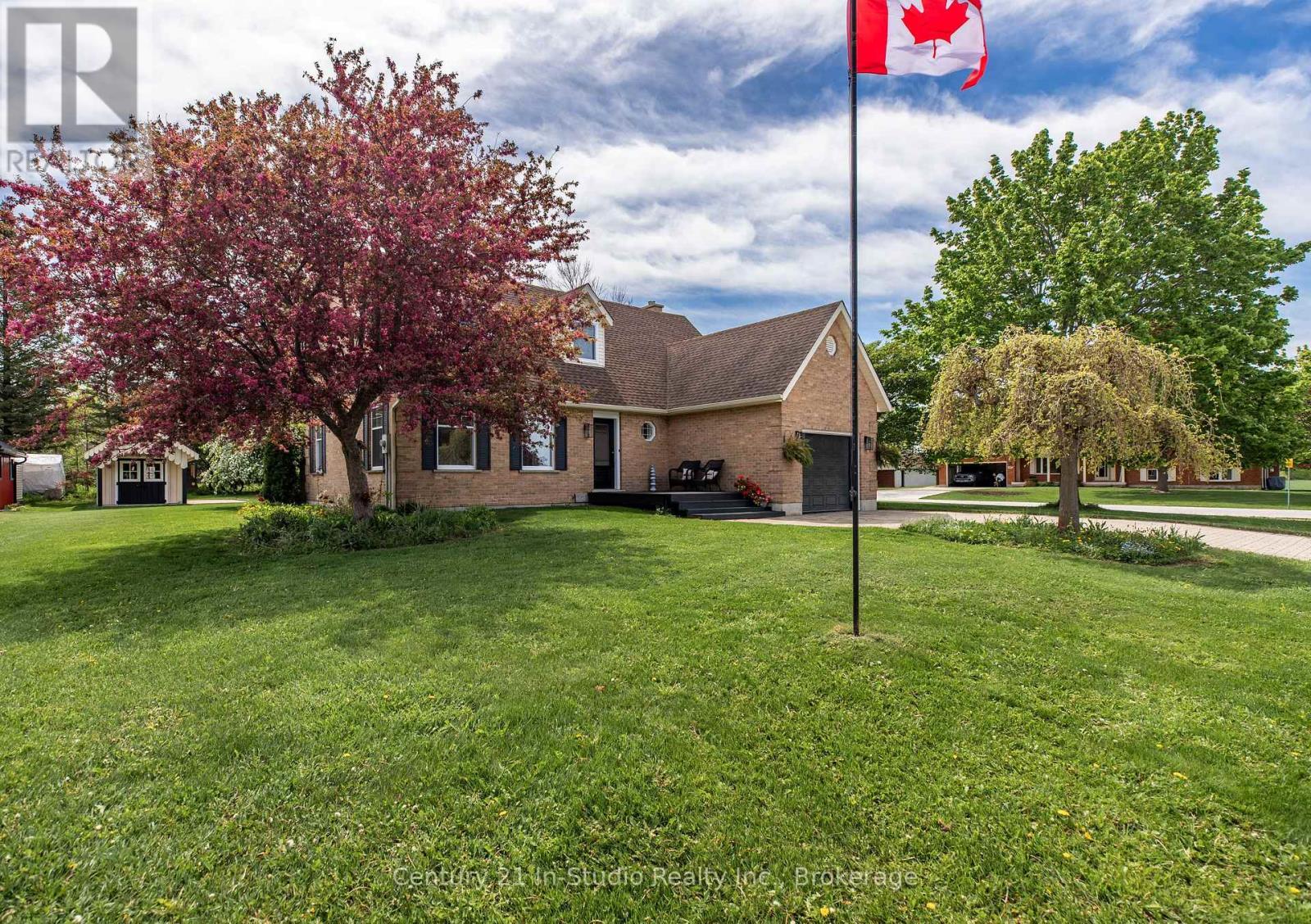 Property Photo: 20 Smith Street ON N0G 2T0
