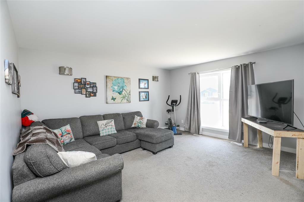 Property Photo: 12 Imperial Crescent MB R5G 2T7
