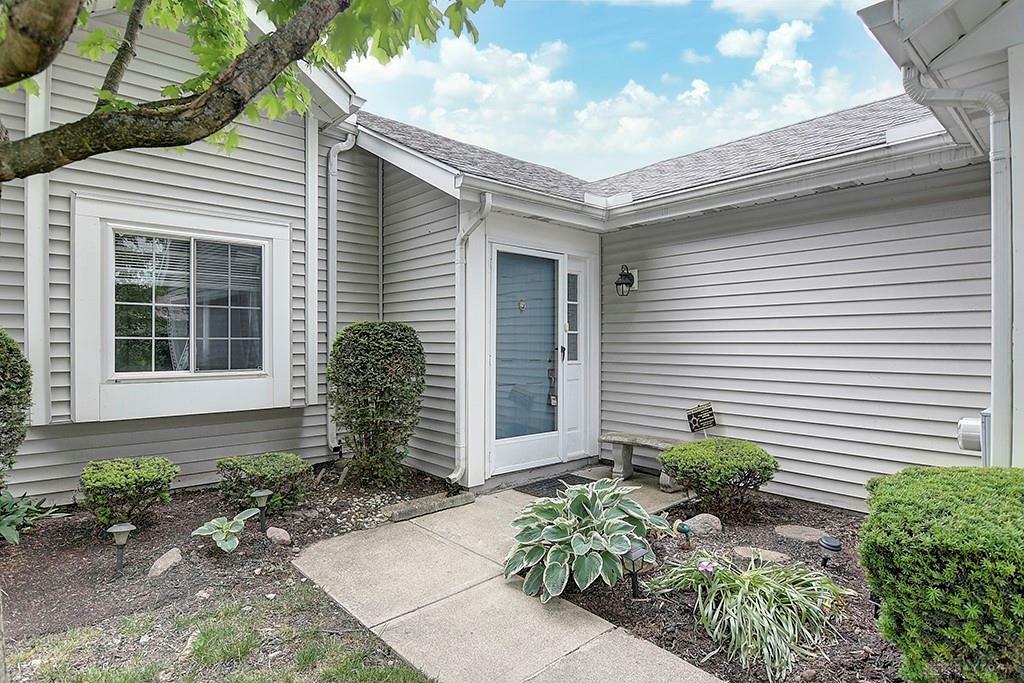 Property Photo: 1067 Bay Harbour Circle OH 45458