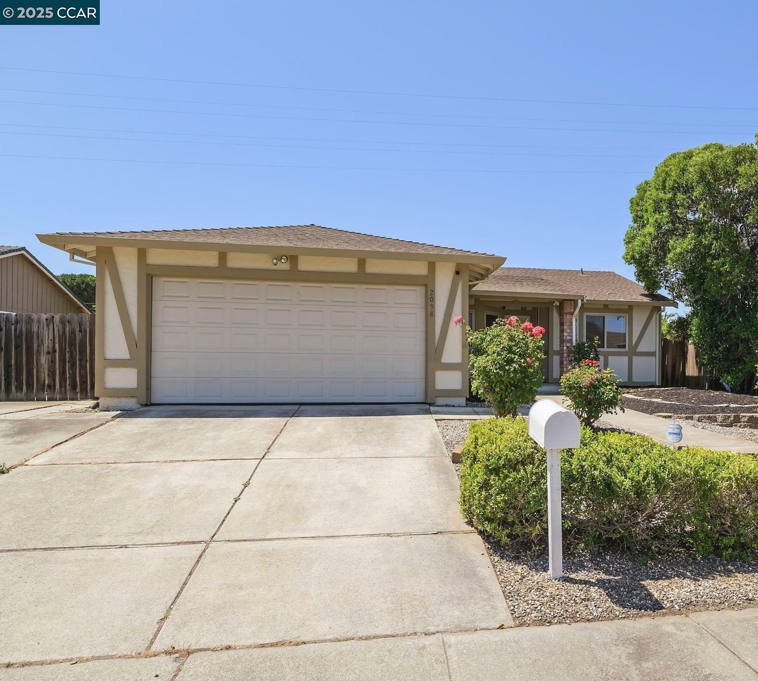 Property Photo: 2098 Mendocino Dr CA 94565